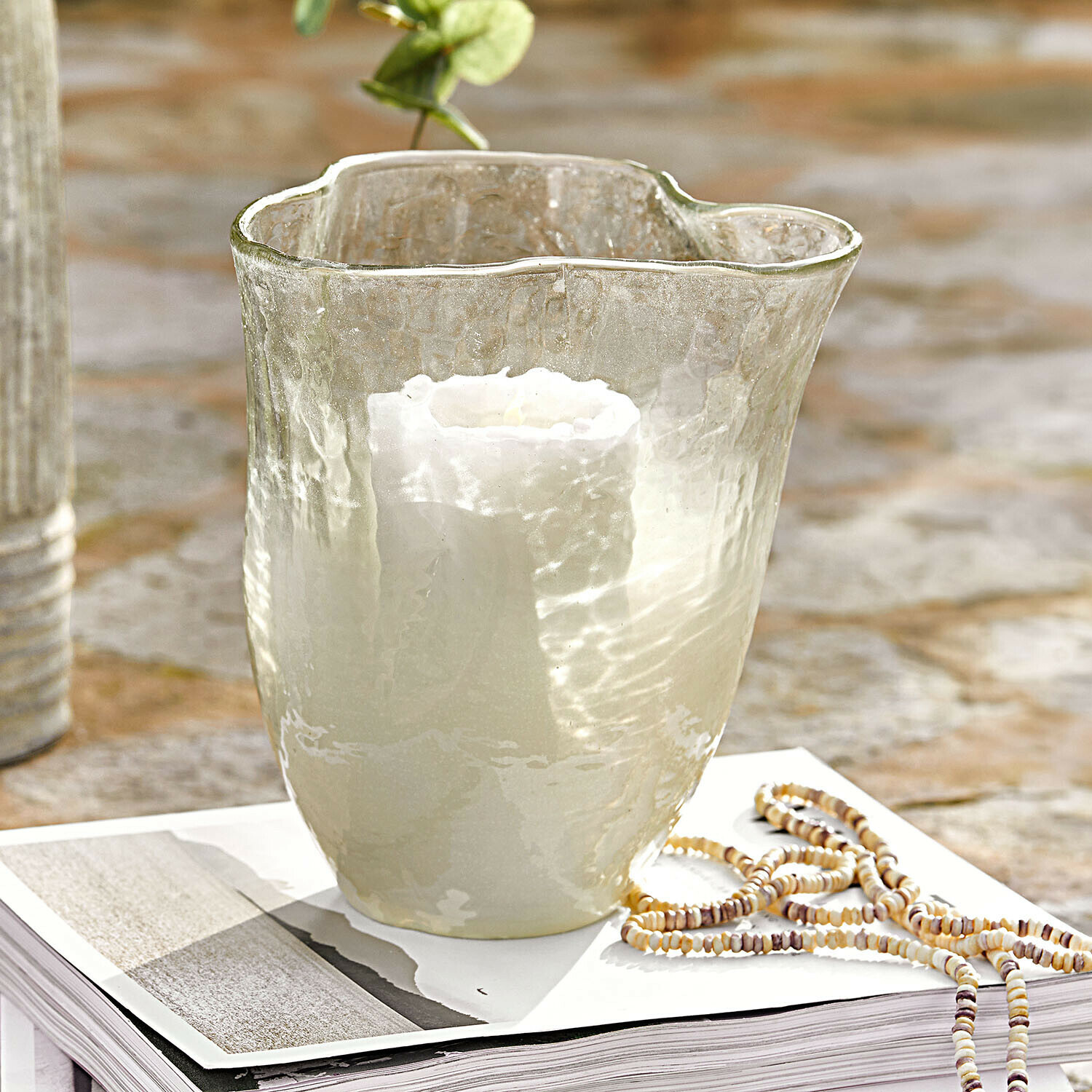 Windlicht Vérolines Transparenter Glaswindlicht mit weißer Kerze auf Tisch, Wohnaccessoire und Beleuchtung