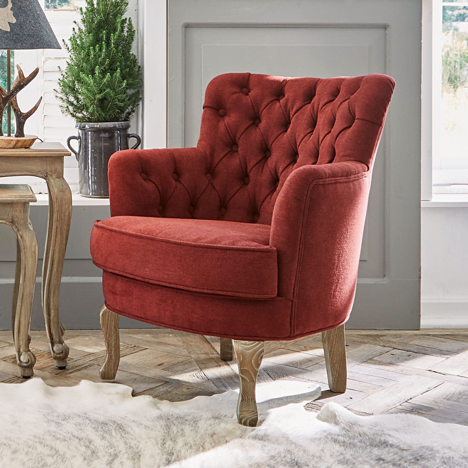 Sessel Calgary Roter gepolsterter Sessel mit Holzbeinen im Vintage-Stil für gemütliches Wohnzimmer