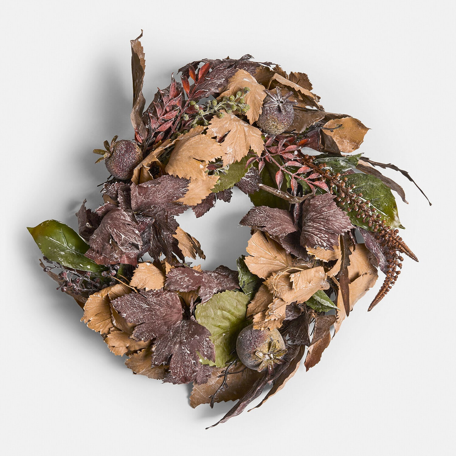 Kranz Yvorie Herbstlicher Kranz aus getrockneten Blättern und Früchten in natürlichen Braun- und Rottönen zur Dekoration