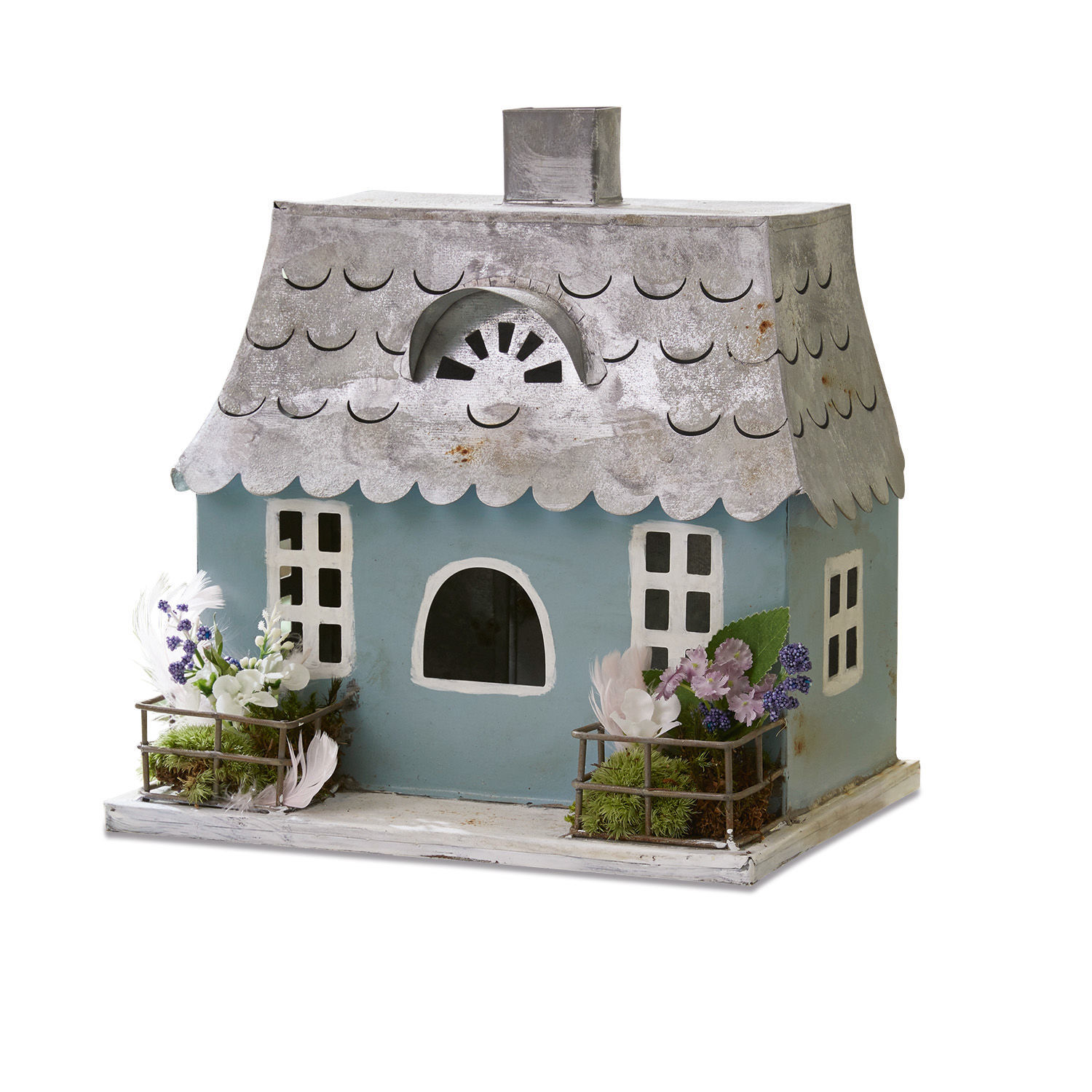 Dekoratives blaues Metallhaus mit Blumen und grauem Dach, stilvolle Wohnaccessoire