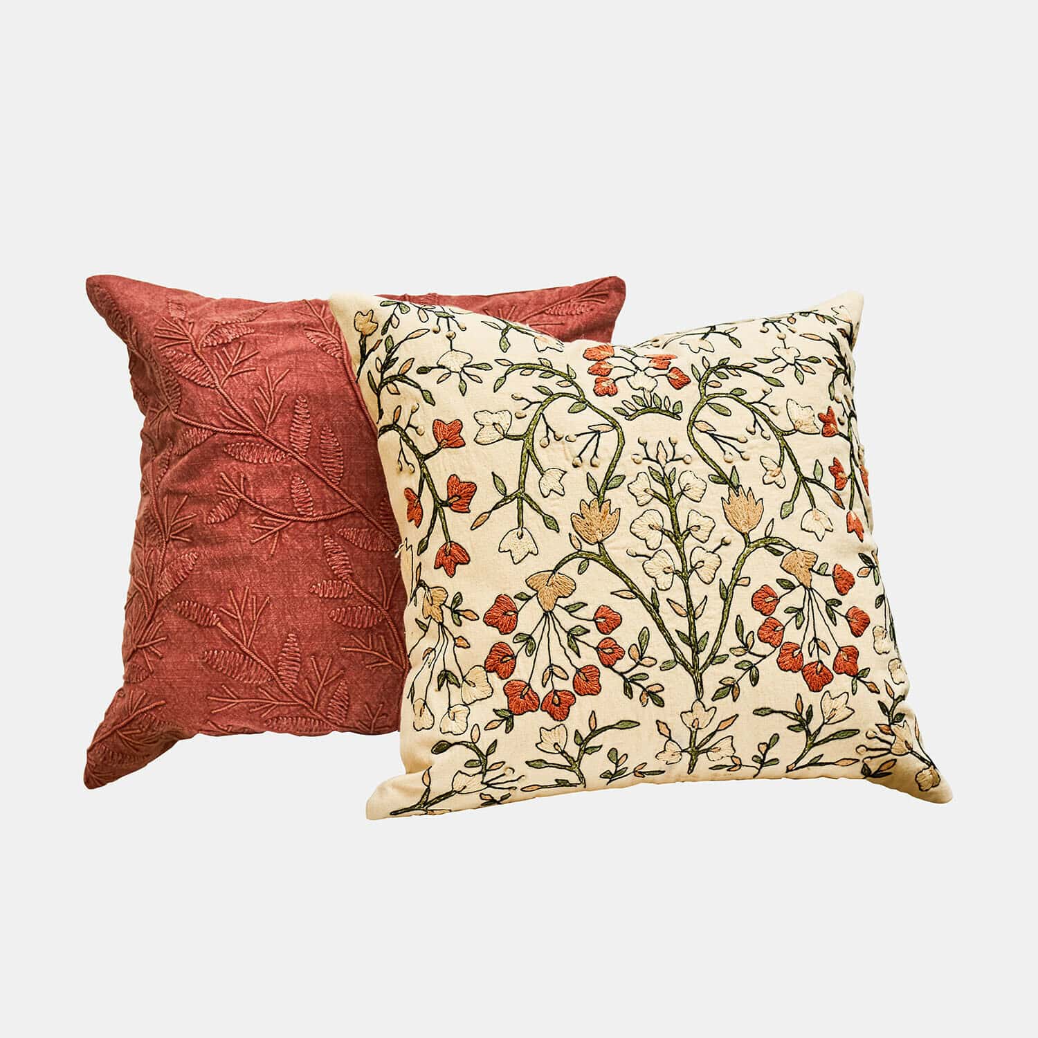 Kissenhülle 2er Set Calévine Set aus zwei dekorativen Kissen mit besticktem Blumenmuster und rotem Blattmotiv