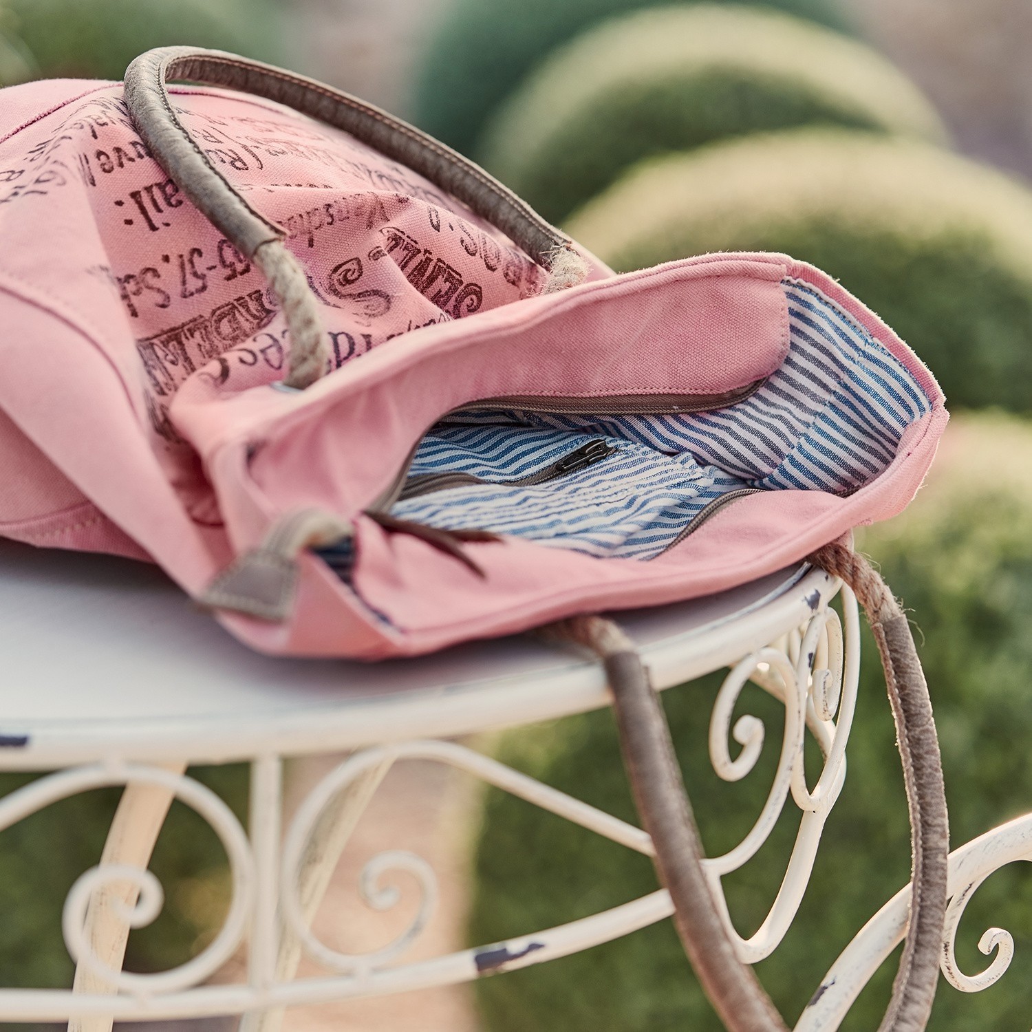 Tasche Amné