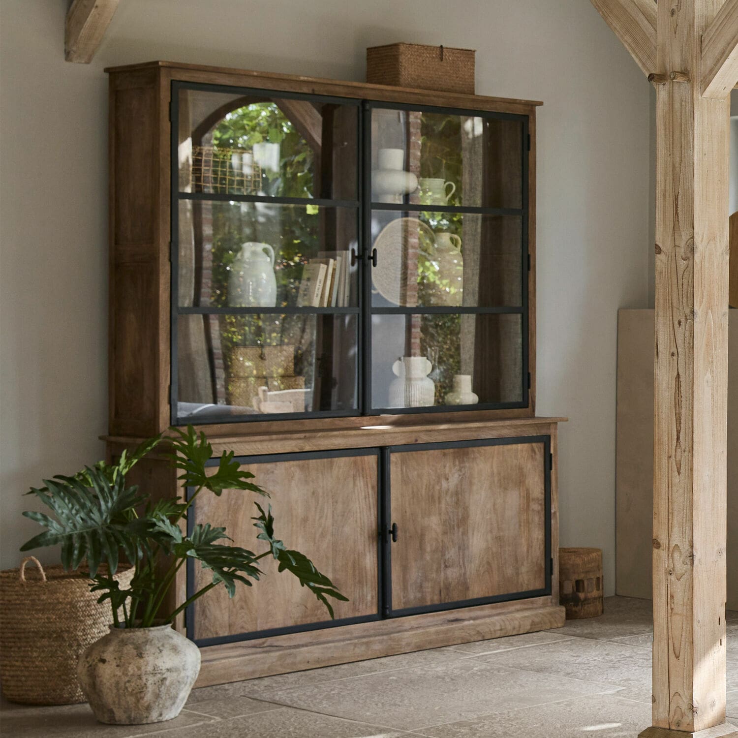 Schrank Leognan