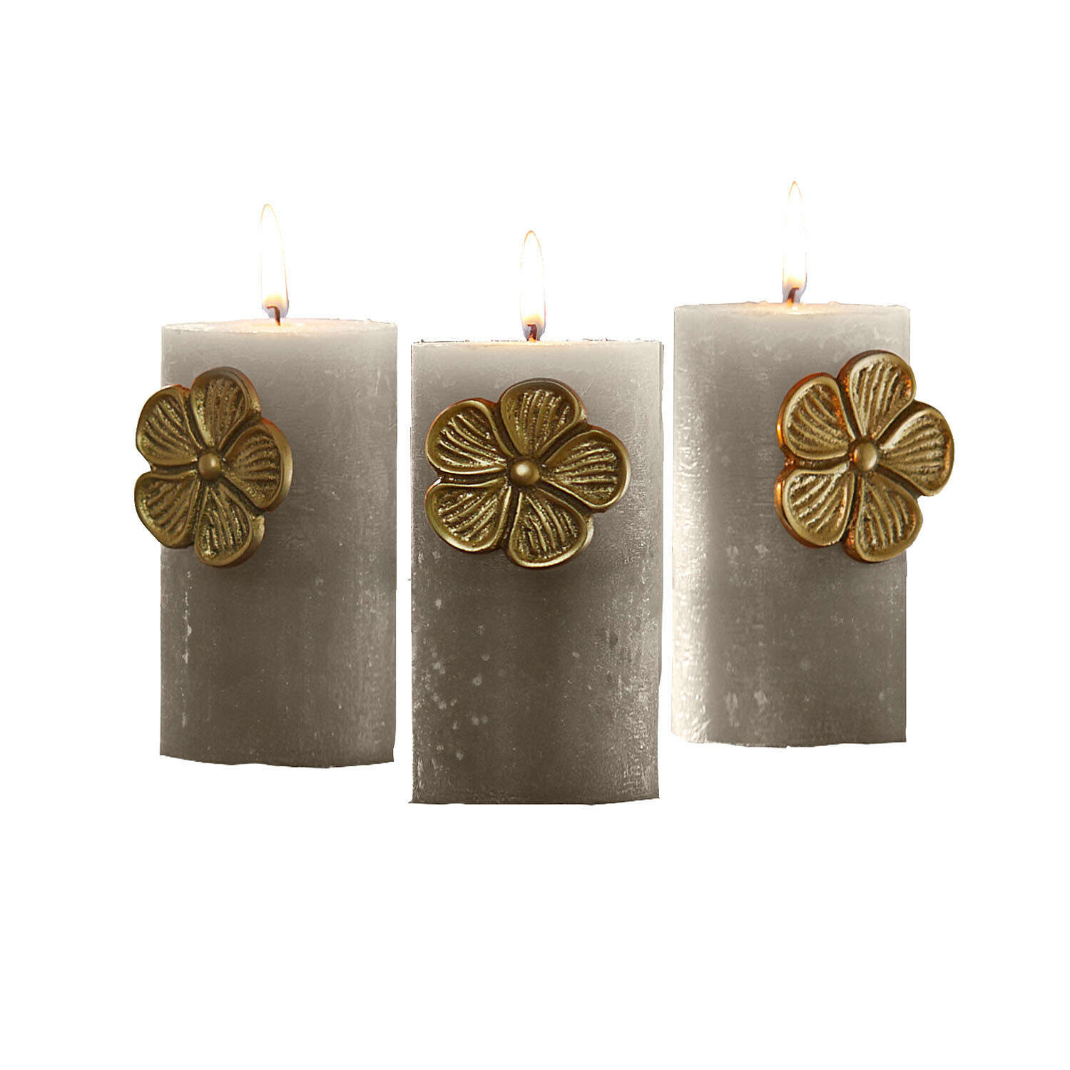 Deko-Pin 3er Set Olevir Drei graue Kerzen mit goldener Blumenverzierung, stilvolle Wohnraumdekoration und Lichtquelle.