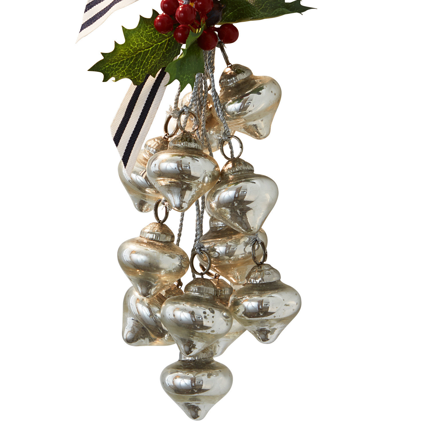 Weihnachtsschmuck Sassey Set aus silbernen Glas-Weihnachtsanhängern mit roten Beeren und grünen Blättern für Festdeko