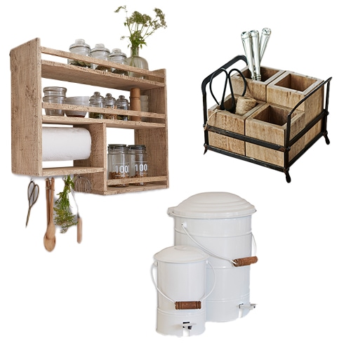 Set aus Holz-Küchenregalen und weißen Metallbehältern mit Auslaufhahn zur Aufbewahrung