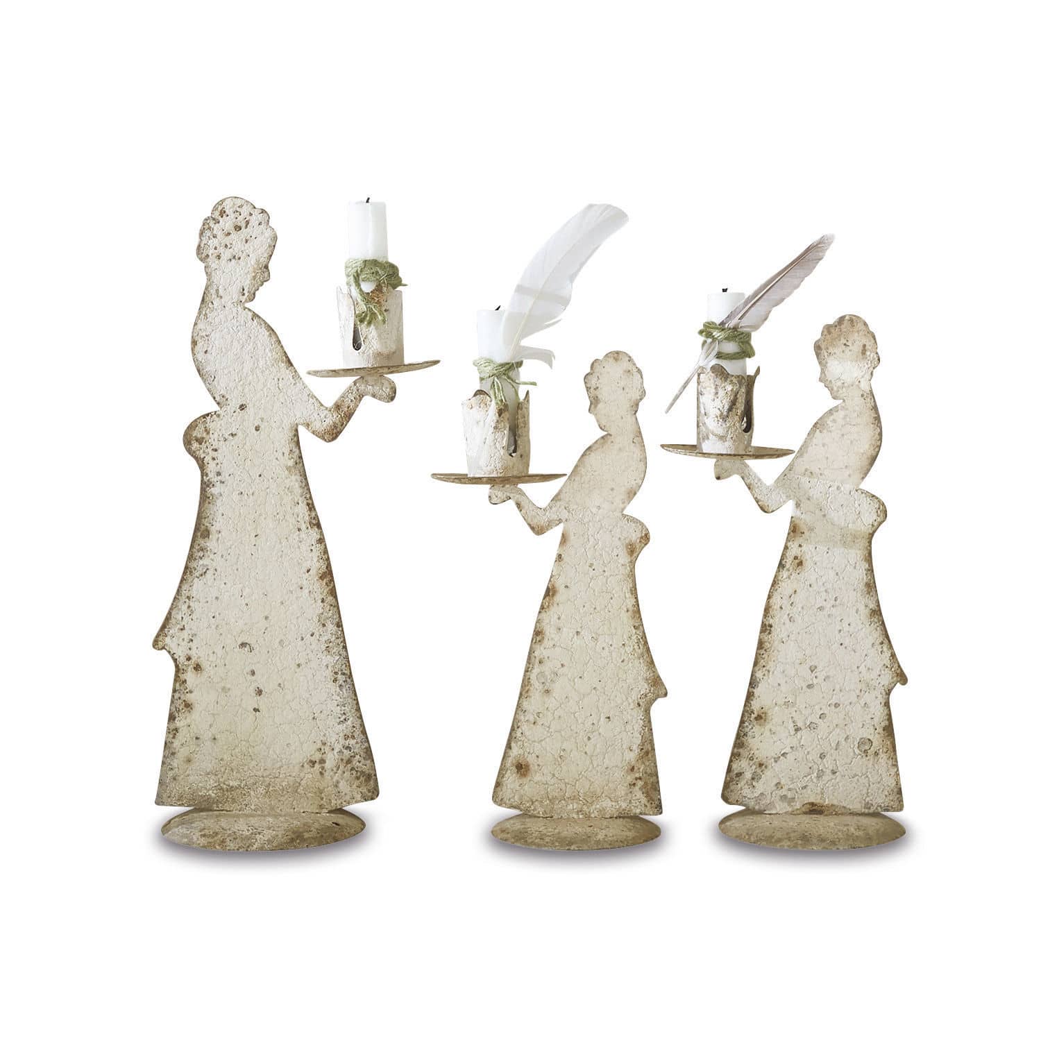 Kerzenständer 3er Set Chanler Drei metallene Kerzenhalter in Form weiblicher Figuren in antik-beigem Farbton mit Kerzen