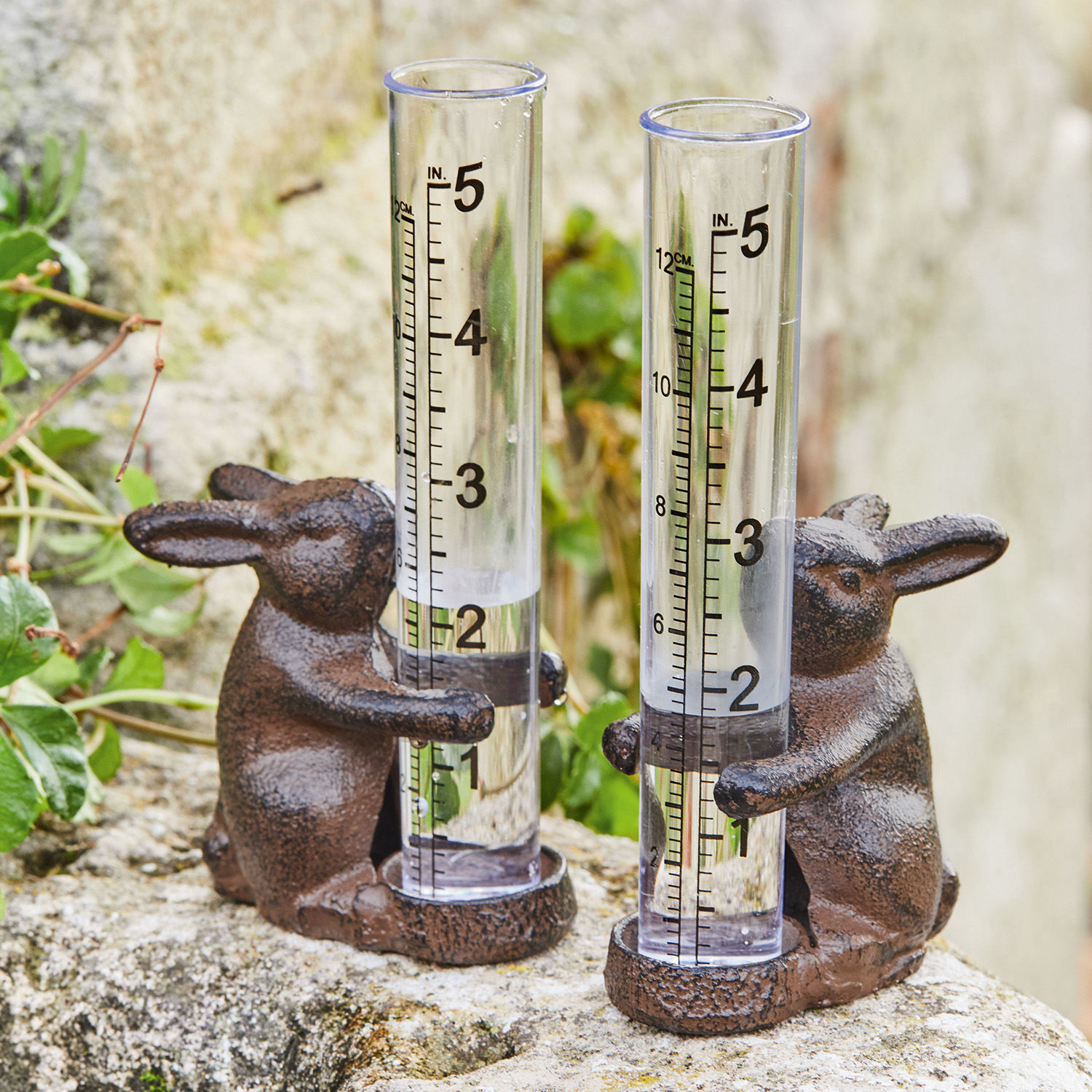 Regenmesser 2er Set Emir, Eisen mit antikbraunem Finish, Messbehälter Glas, Ideal für Balkon und Garten in antikbraun