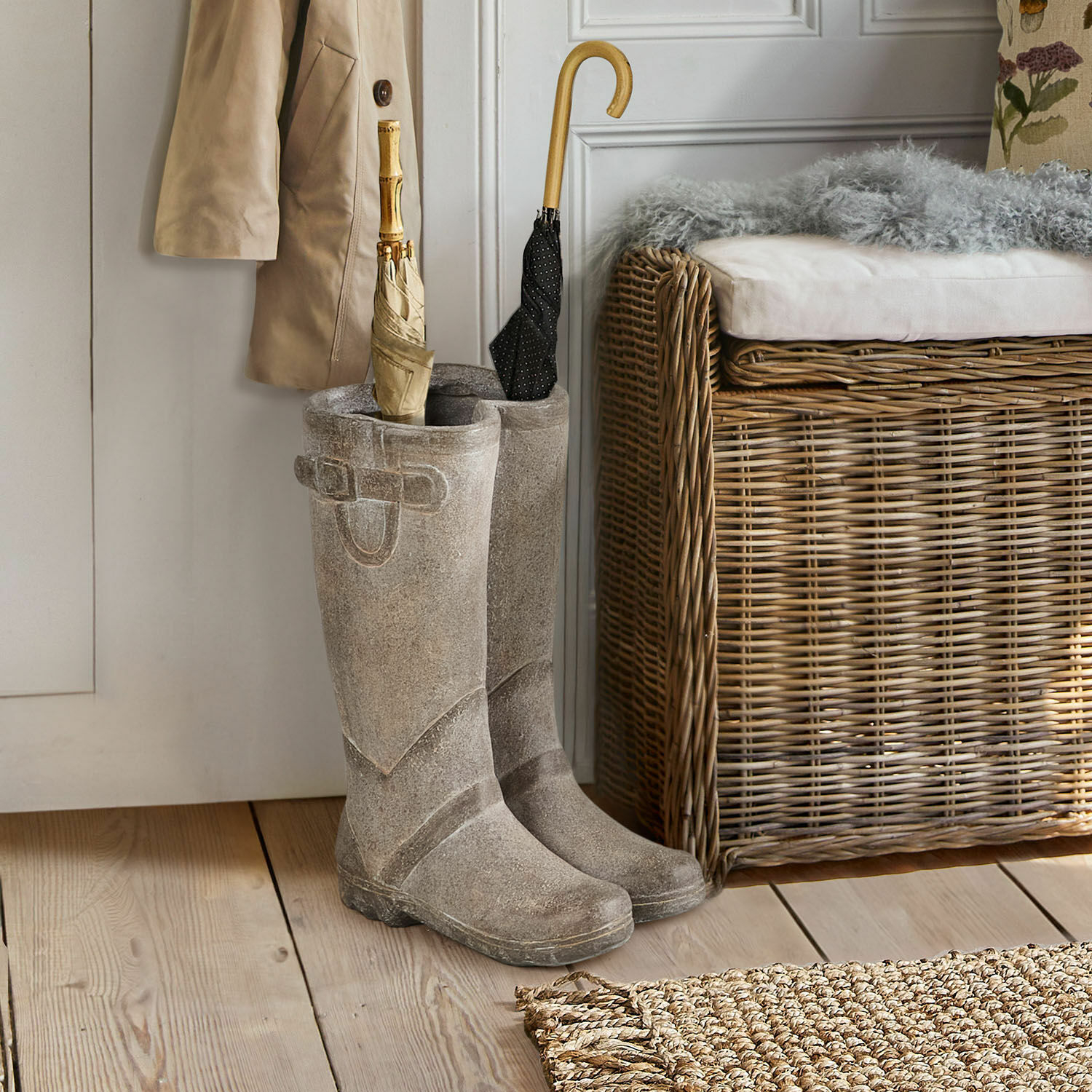 Schirmständer Ivelix, Detailreiche Stiefel-Optik, Antikgrau-Finish, Für Schirme oder Dekoration in antikgrau