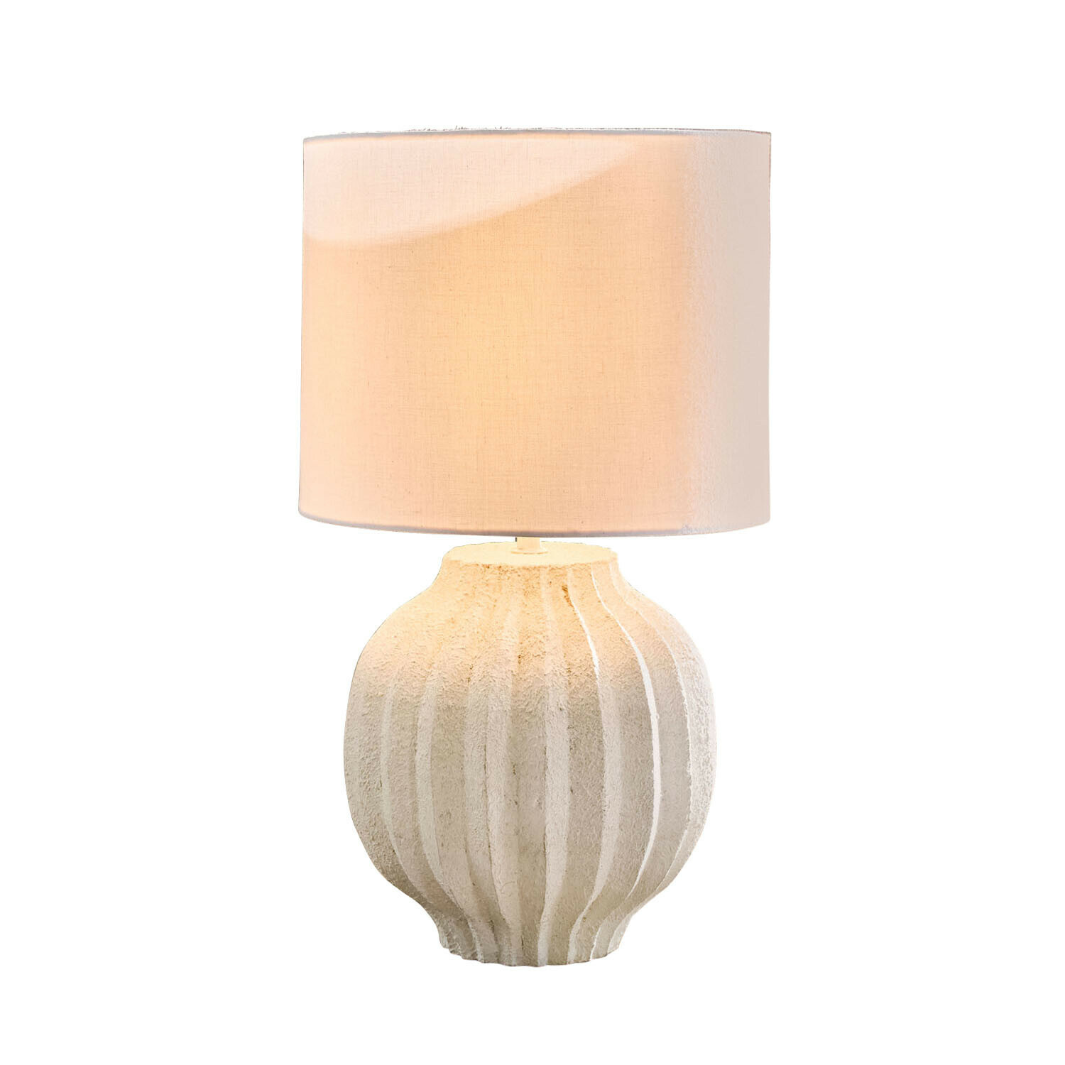 Beige Tischlampe mit Stoffschirm und gerippter Keramikbasis für gemütliche Beleuchtung