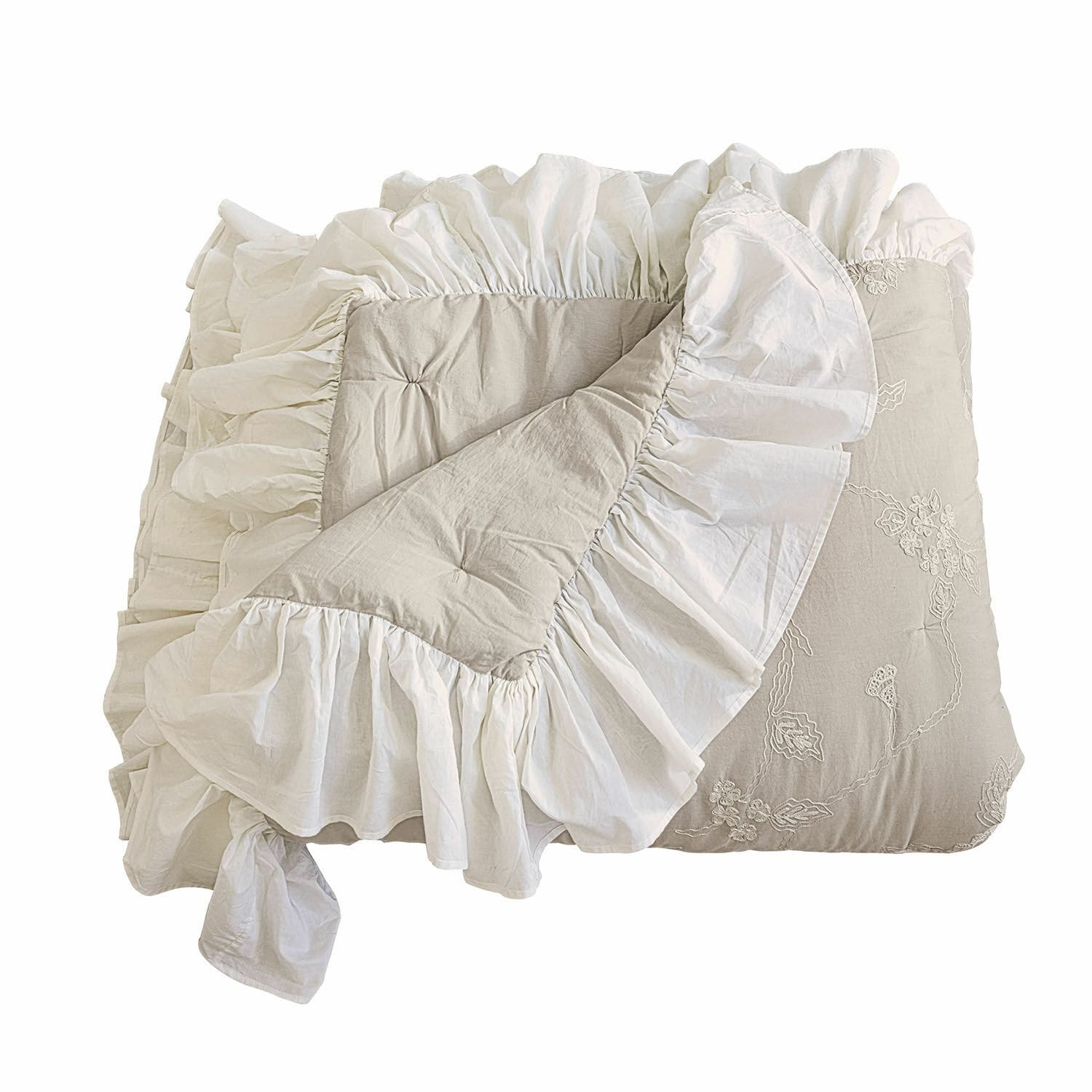 Quilt Clarissa Beige Baumwollbettdecke mit weißem Volant und Stickerei, dekorative Bettwäsche