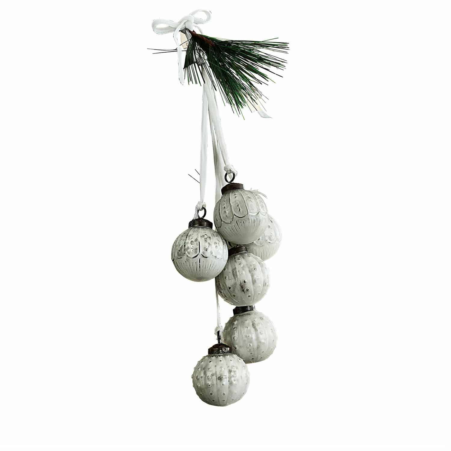 Weihnachtsschmuck 6er Set Tara Set aus weißen Glas-Weihnachtskugeln mit grünen Zweigen und Band zum Aufhängen