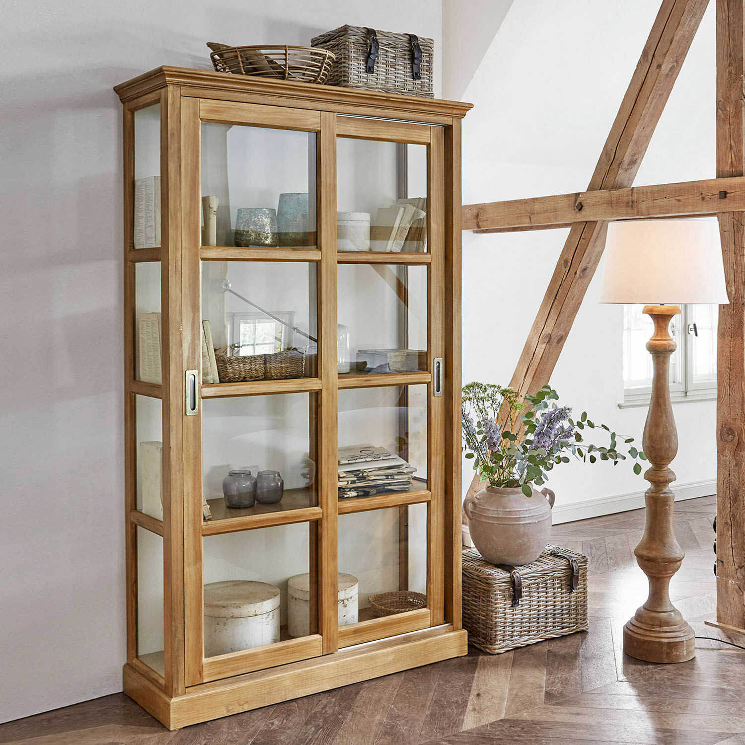Schrank Etienne Holzvitrine mit Glastüren und Schiebetüren in natürlicher Farbe für stilvolles Wohnzimmer