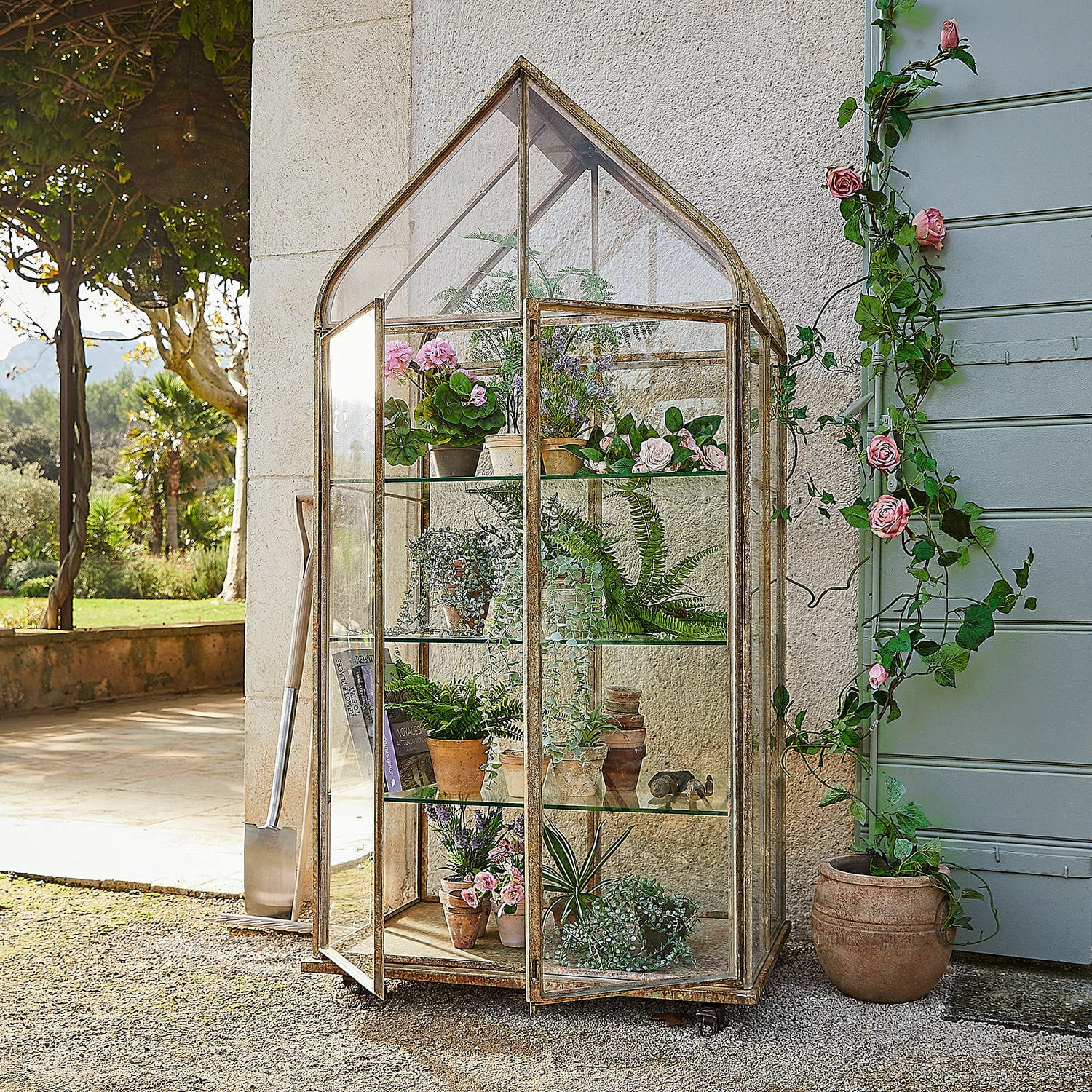 Gewächshaus Belfaux Vintage Metall-Gewächshaus mit Glas und Topfpflanzen, ideal für Gartenpflanzen und Blumen.