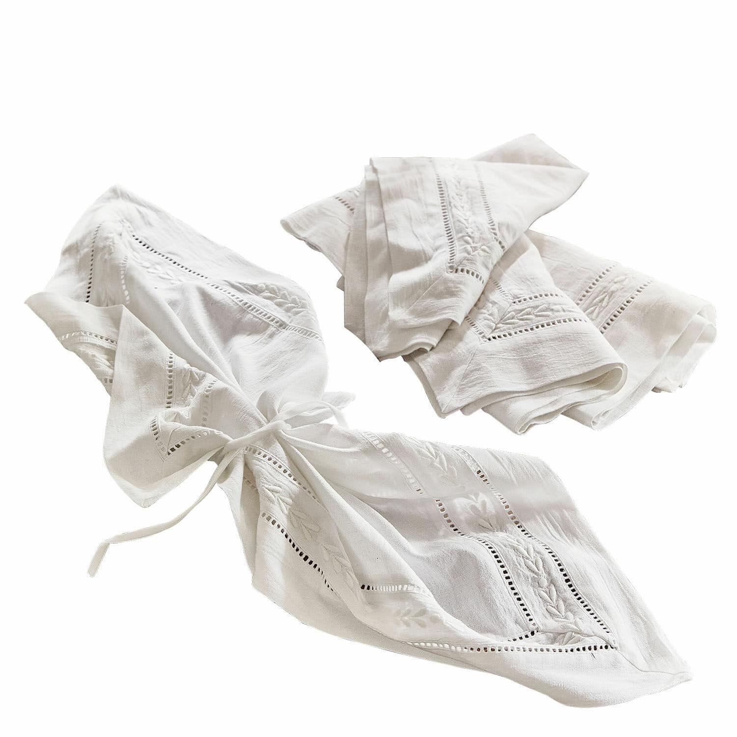 Serviette 4er Set Ellingford Weiße Leinen-Servietten mit Stickerei und Lochmuster, eleganter Tischschmuck