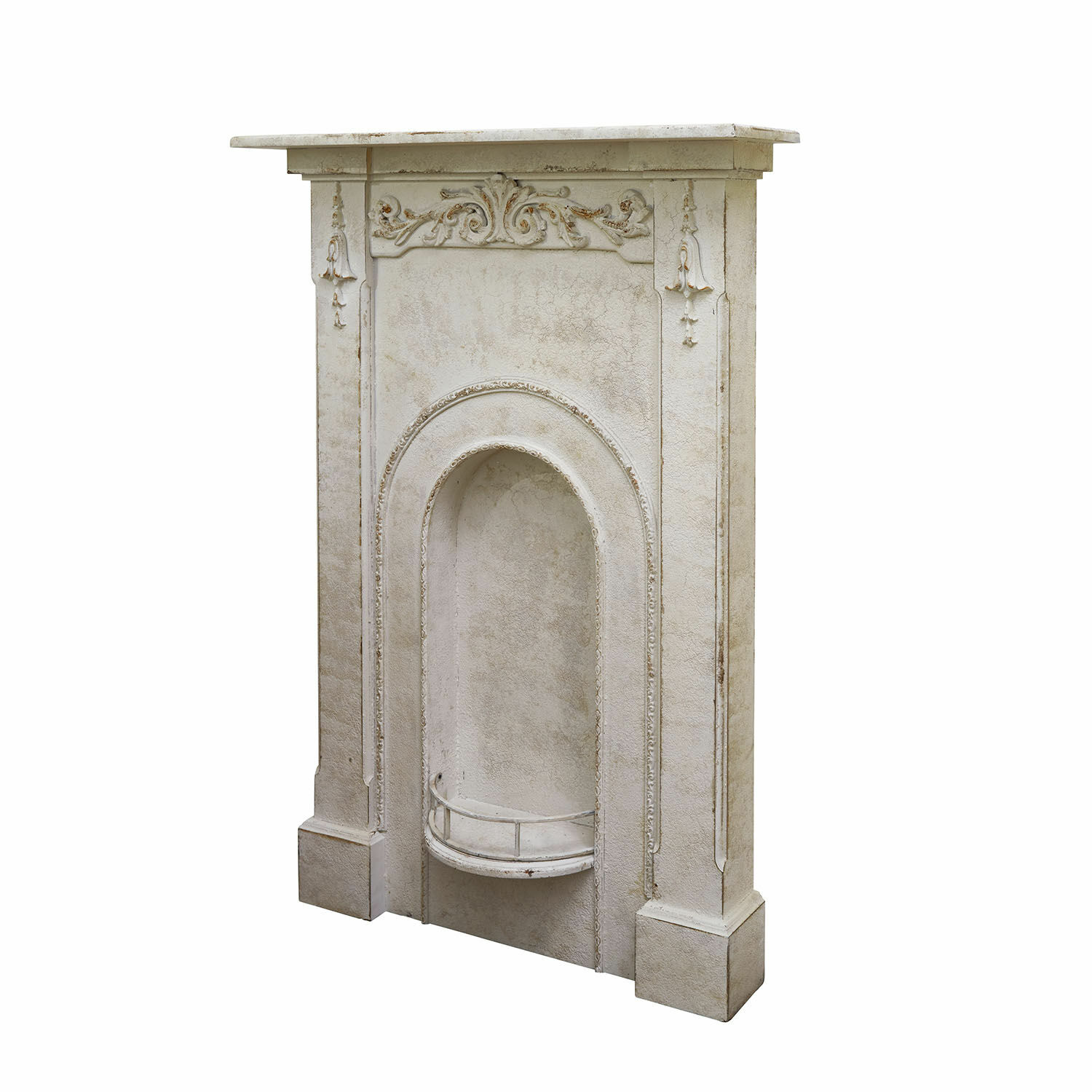 Kaminkonsole Câlanette Dekorativer weißer Kamin aus Kunststein mit verzierten Reliefs und Ablagefläche im Vintage-Stil