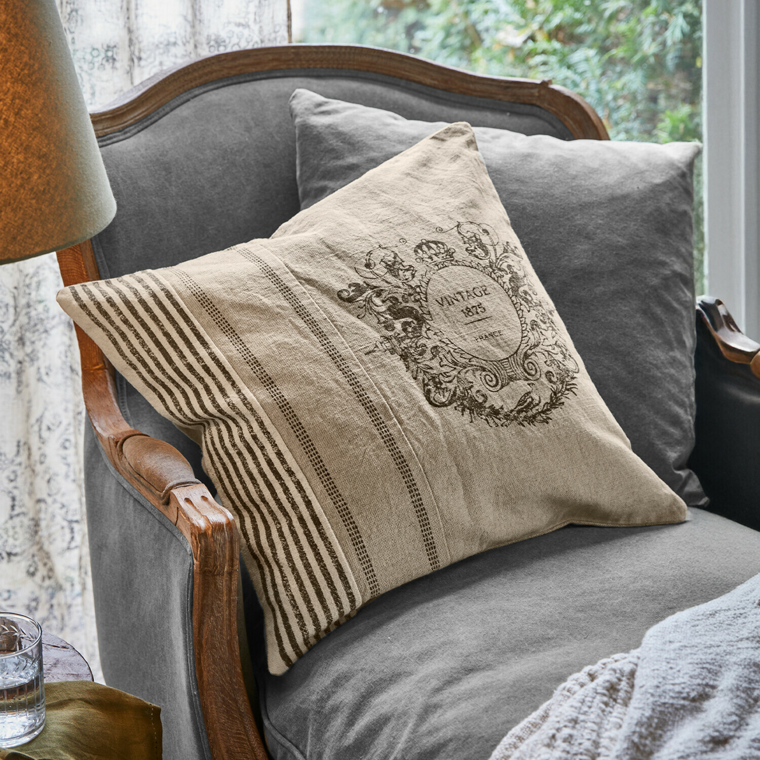 Kissenhülle Lélex Beige Baumwollkissen mit schwarzem Vintage-Druck und Streifen, rustikaler Wohnstil