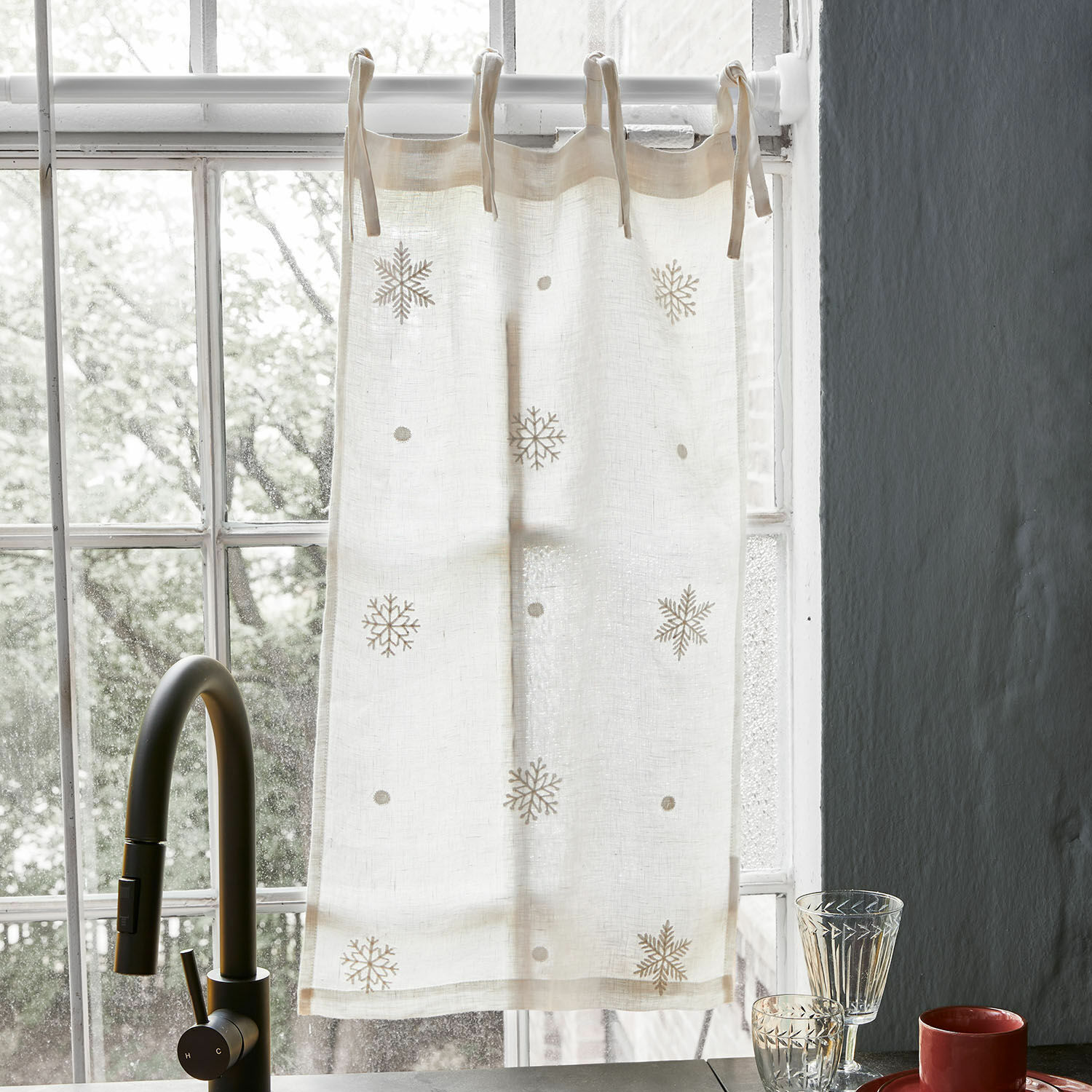 Scheibengardine Rashona Beige Leinenvorhang mit Schneeflocken-Motiv, natürliche Fensterdekoration für die Küche, leichter Stoff