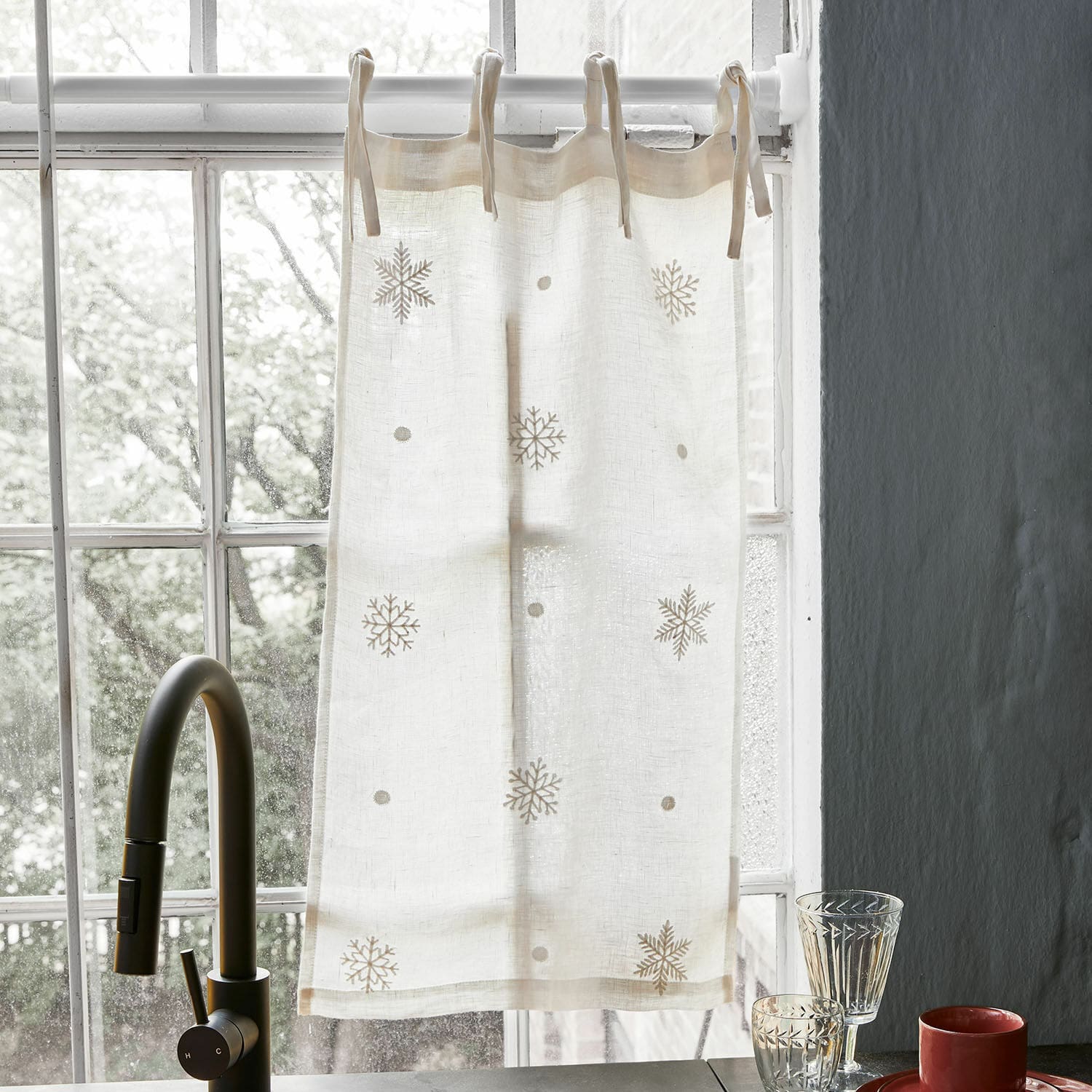 Scheibengardine Rashona Beige Leinenvorhang mit Schneeflocken-Motiv, natürliche Fensterdekoration für die Küche, leichter Stoff