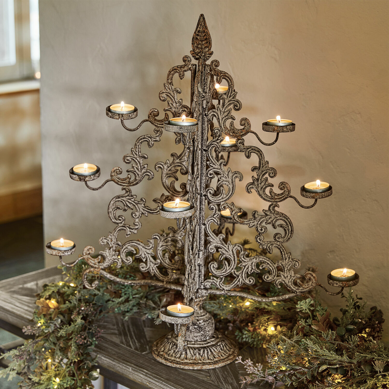 Deko-Baum Valledupar Metall-Kerzenhalter in Tannenbaumform mit 12 Teelichthaltern, rustikale Weihnachtsdekoration