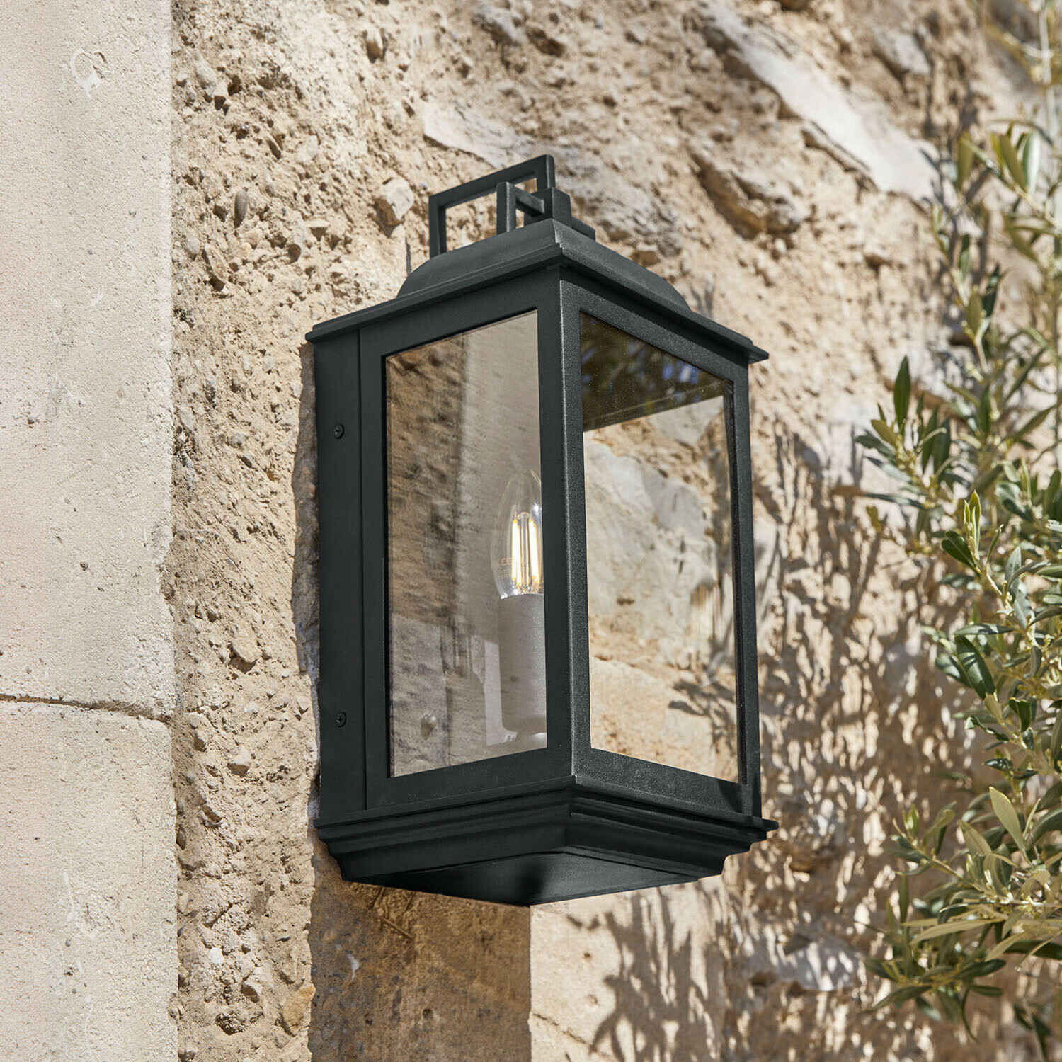 Außenwandlampe Tovre Schwarze Metall-Wandleuchte mit klarem Glas, Außenbeleuchtung für Hausfassade
