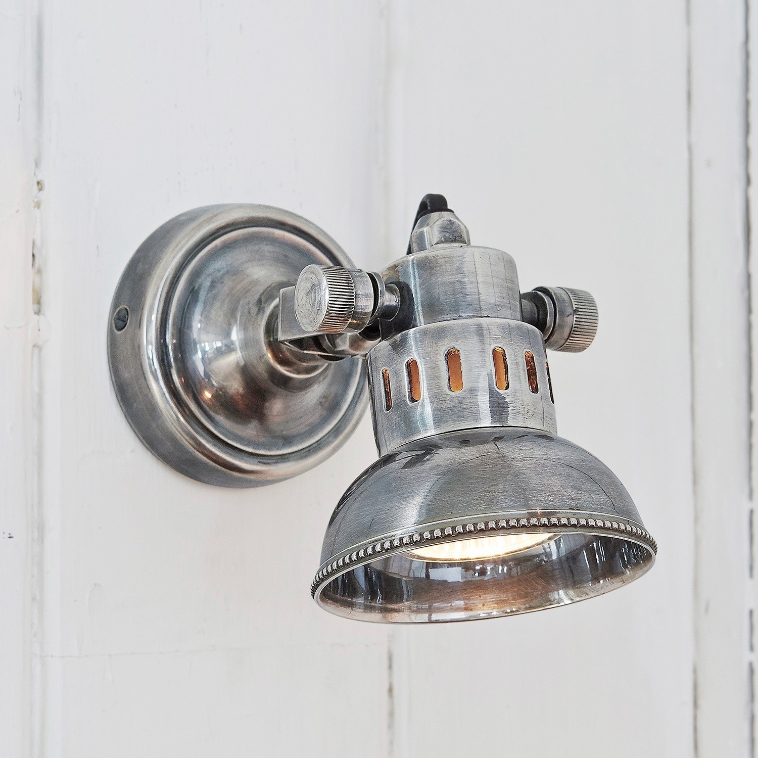 Wandlampe Rachelle Vintage Wandlampe aus Metall in Silber für dekorative Innenbeleuchtung