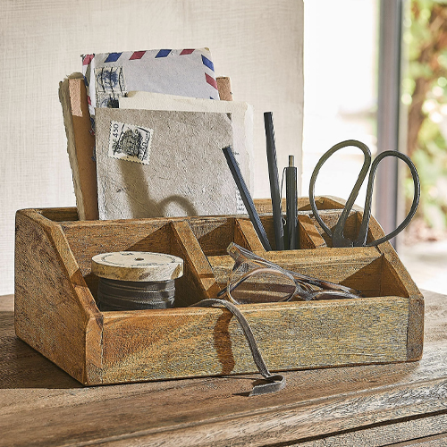 Holz-Organizer mit Fächern für Briefe, Schere und Brille in natürlicher Holzfarbe für Schreibtisch