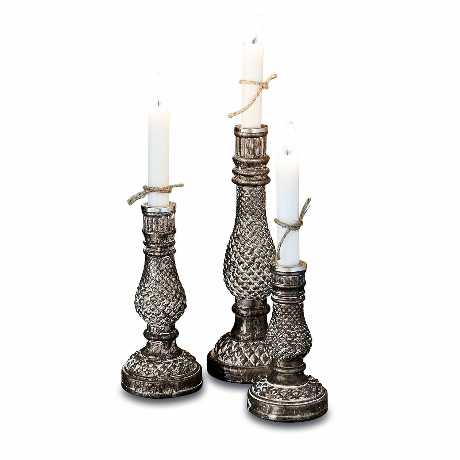 Kerzenständer 3er Set Toul Drei dekorative Metall-Kerzenhalter mit weißen Kerzen und Juteschnur, stilvolle Wohnaccessoires