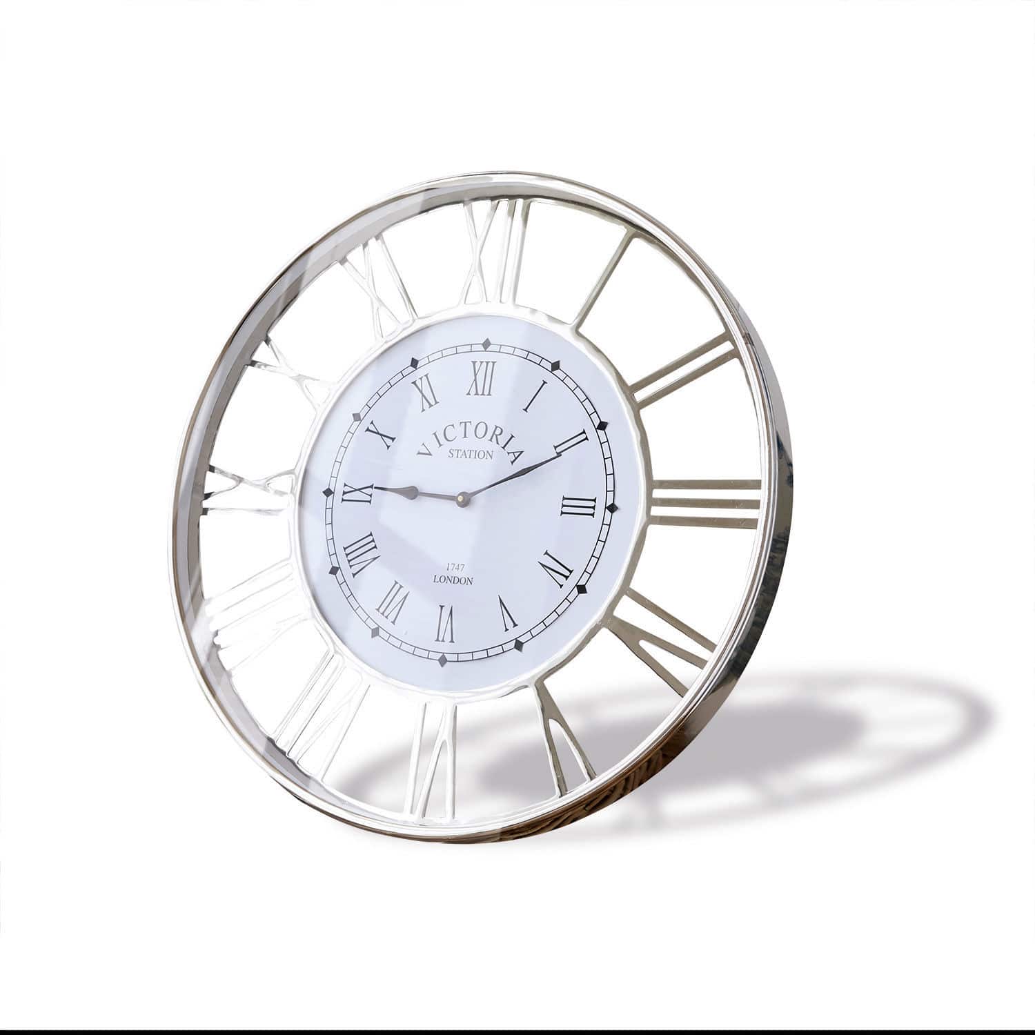 Uhr Victoria Station Runde Wanduhr mit silbernem Metallrahmen und weißem Zifferblatt mit römischen Zahlen, Wohnaccessoire
