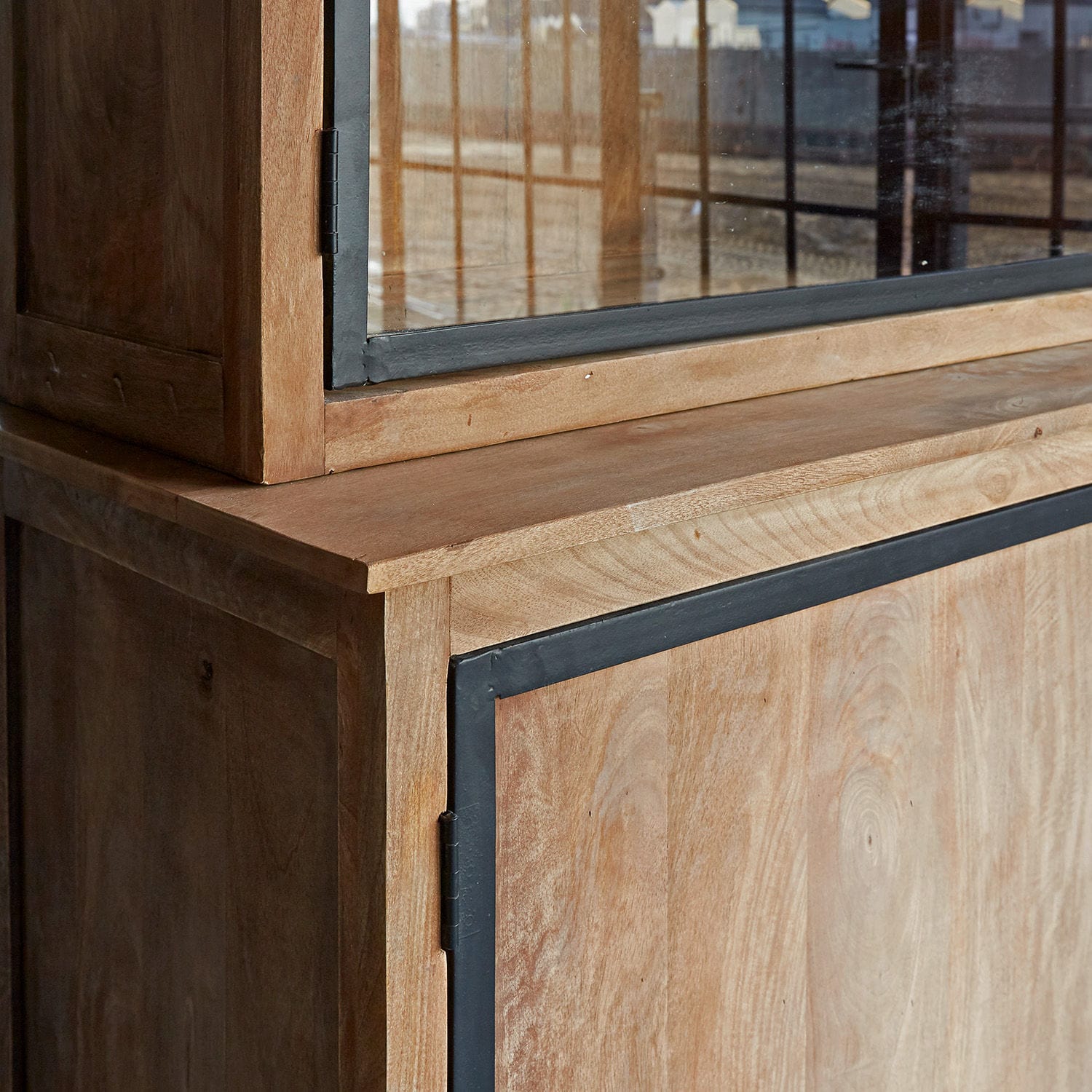 Schrank Leognan