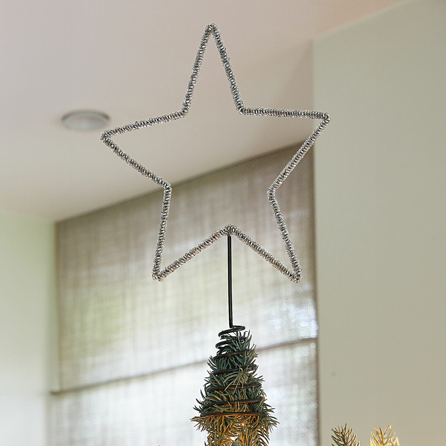 Baumspitze Nobiletto Silberner Metallstern als Christbaumspitze, festliche Weihnachtsdekoration für Zuhause