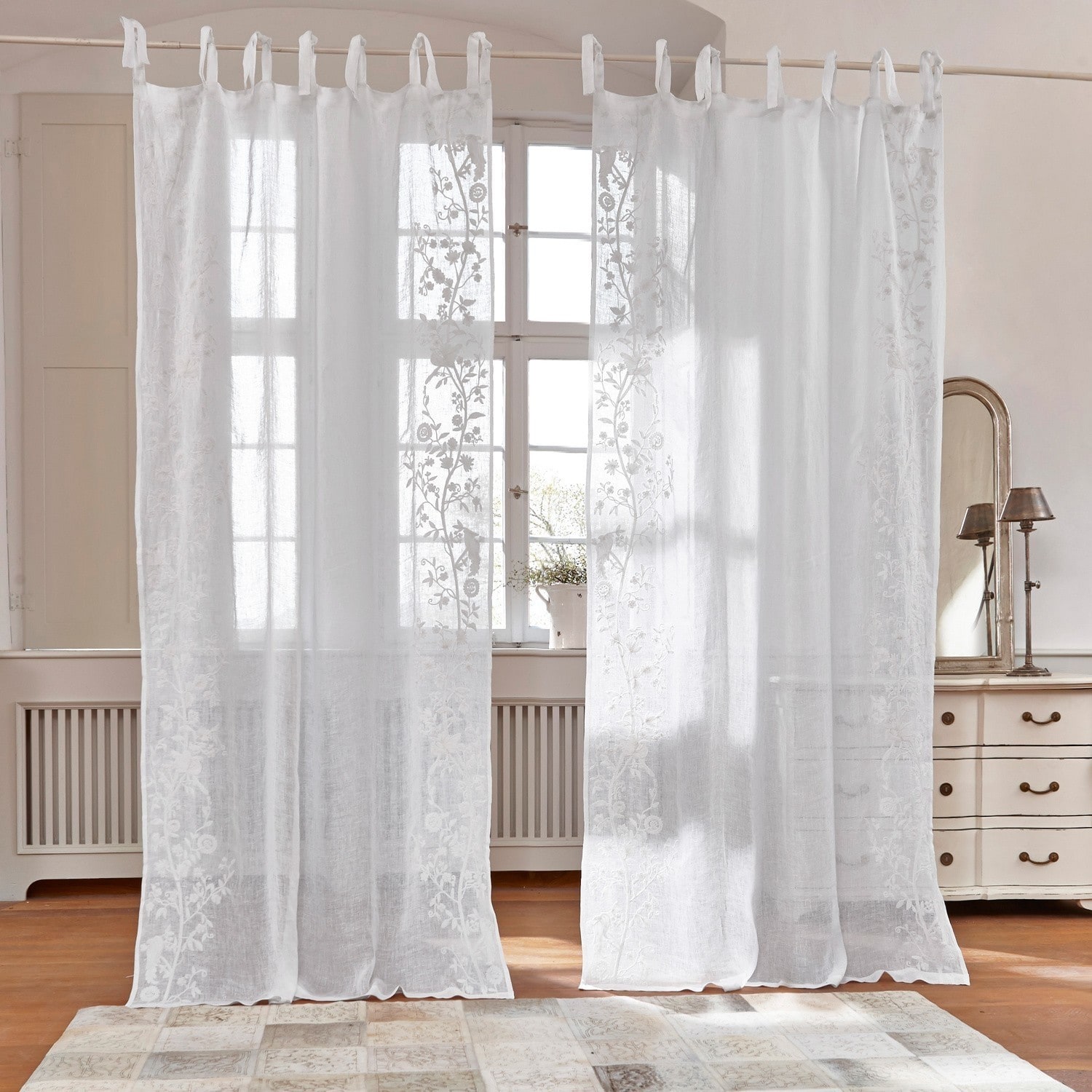 Gardine Douvaine Weiße, transparente Vorhänge mit zarter Blumenstickerei, elegante Fensterdekoration