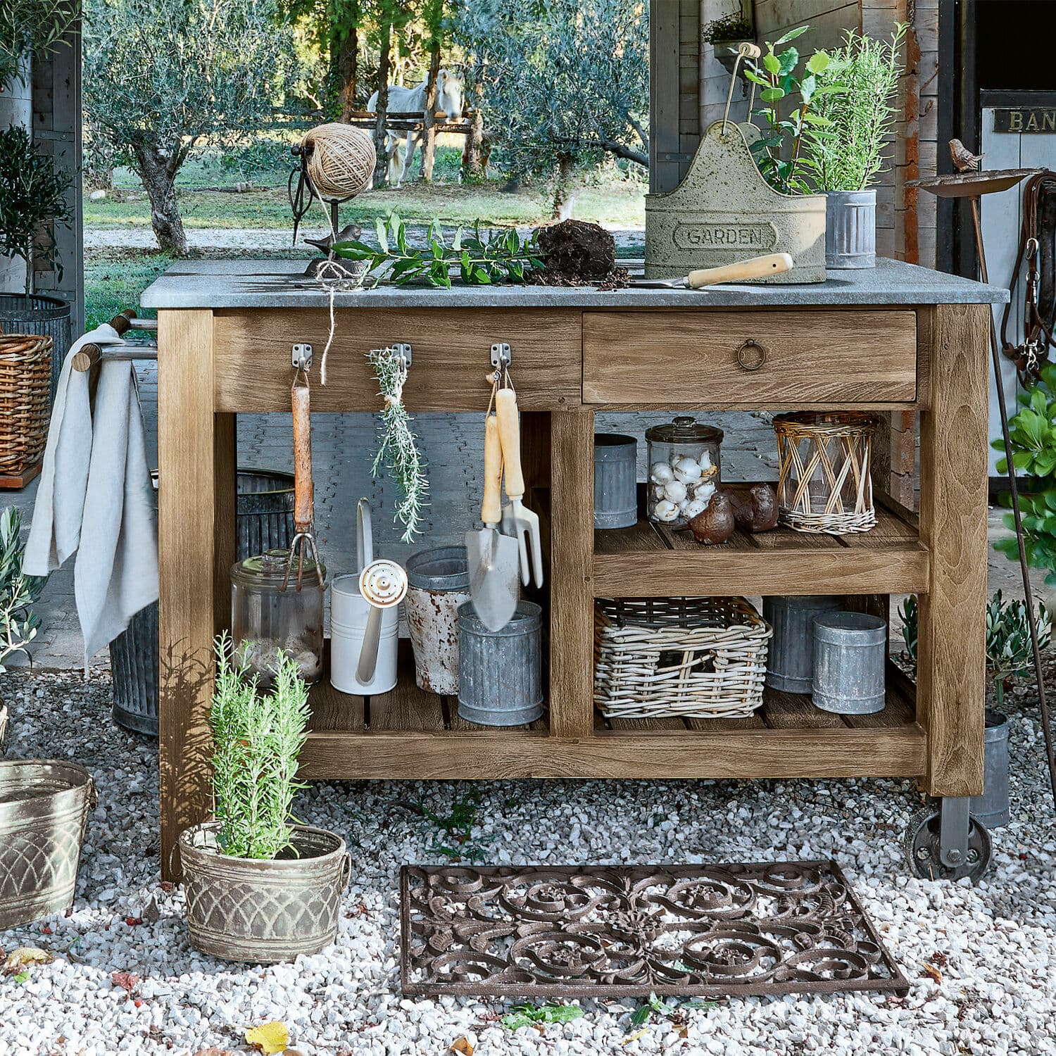 Pflanztische im Vintage- & Landhausstil