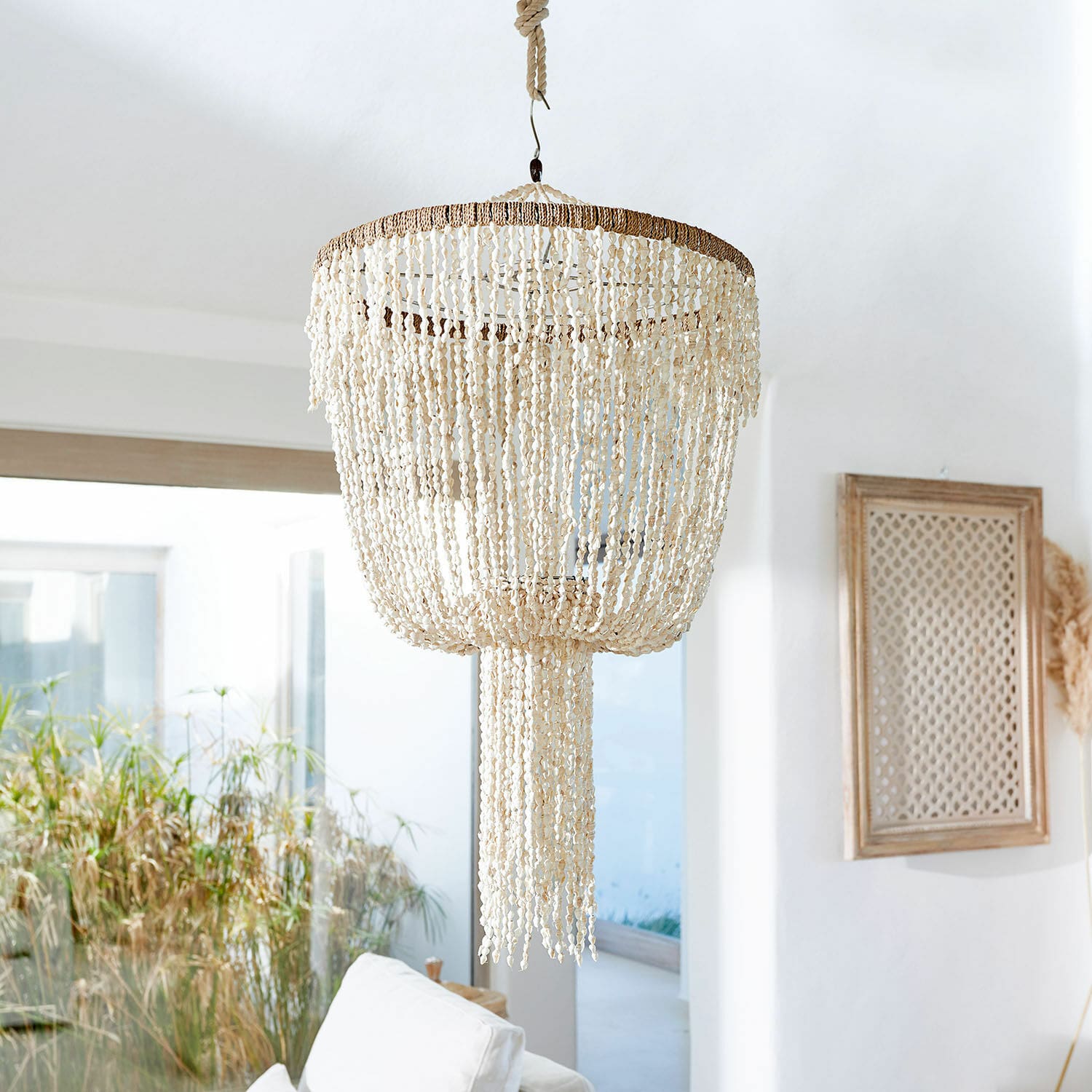 Lampenschirm Trétudans Hängelampe aus natürlichen Muscheln in Cremefarbe für Boho-Innenraumdekoration
