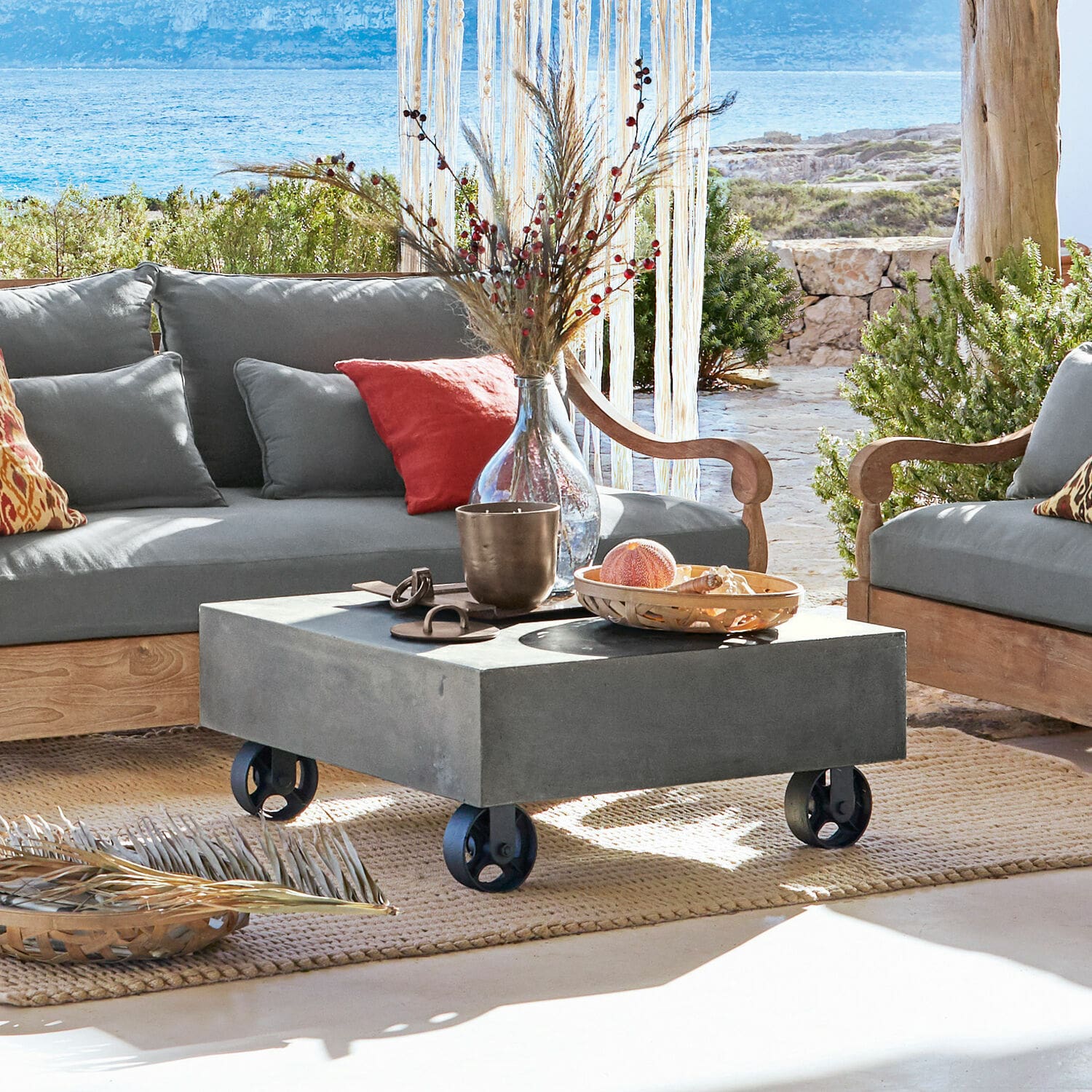Couchtisch Kensington Place Moderner grauer Beton-Couchtisch auf Rollen für Wohnzimmer und Gartenbereich