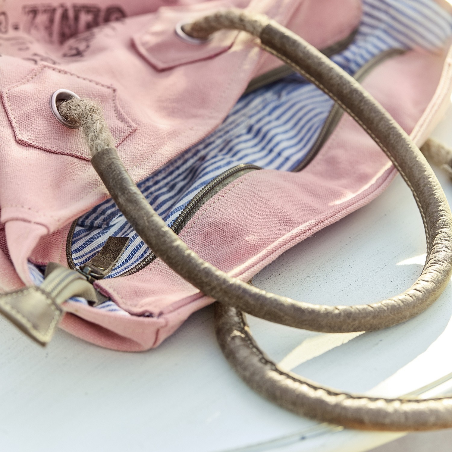 Tasche Amné