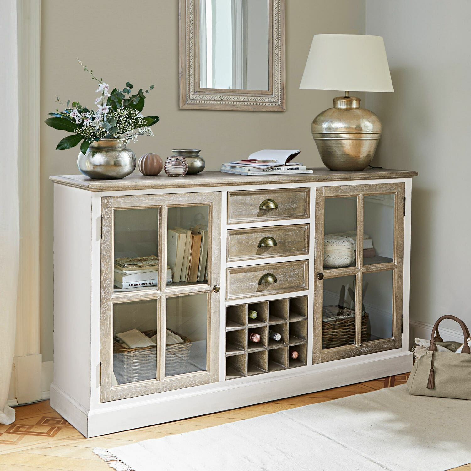 Kommode Magoffin Kommode aus Holz in Weiß und Natur mit Schubladen und Weinfach für Wohnzimmer