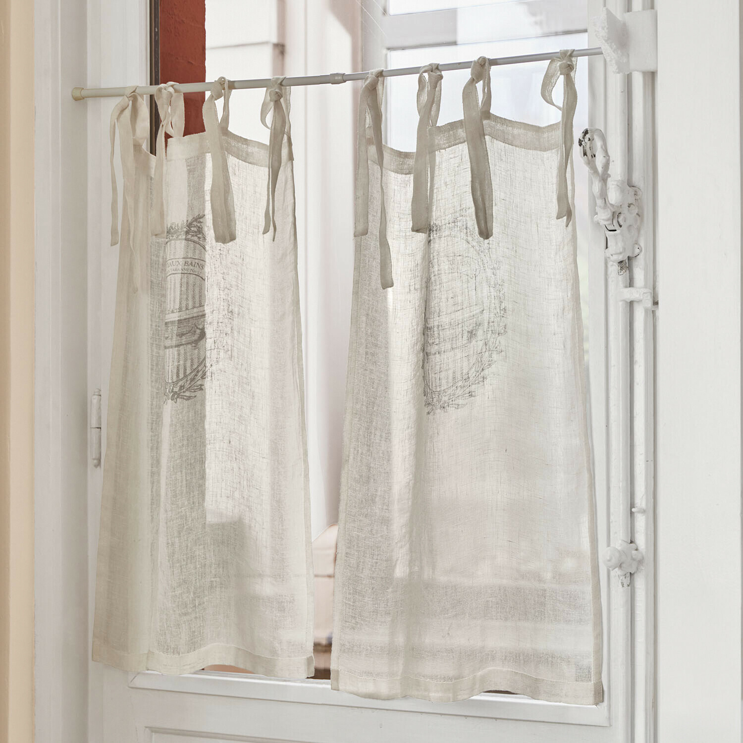 Scheibengardine Isorelle Beige Leinenvorhang mit Bindebändern und dekorativem Muster, ideal für Küche oder Tür