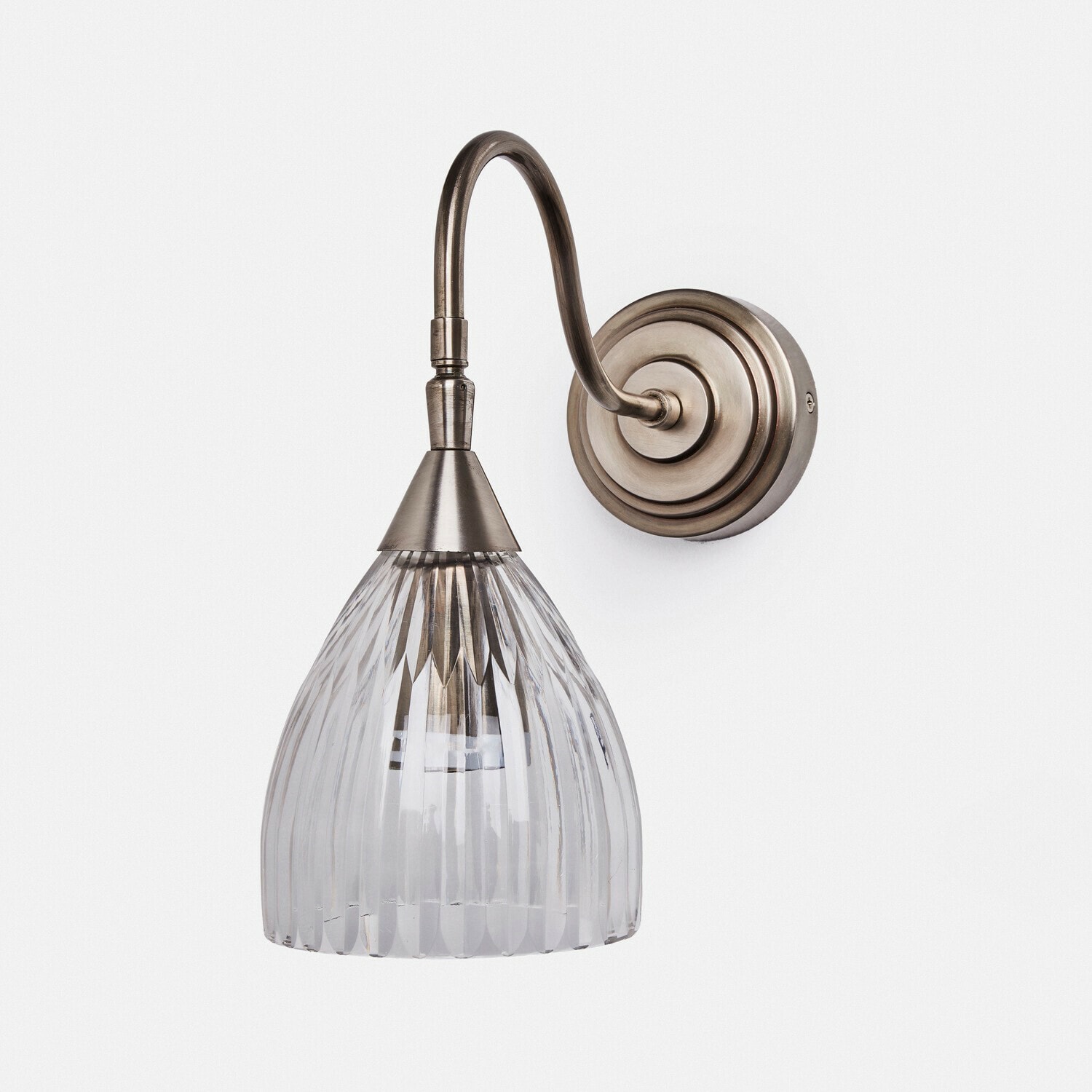 Wandlampe Niamhs Wandleuchte aus Metall in antik-silber mit klarem Glas-Schirm, elegantes Wohnzimmerlicht