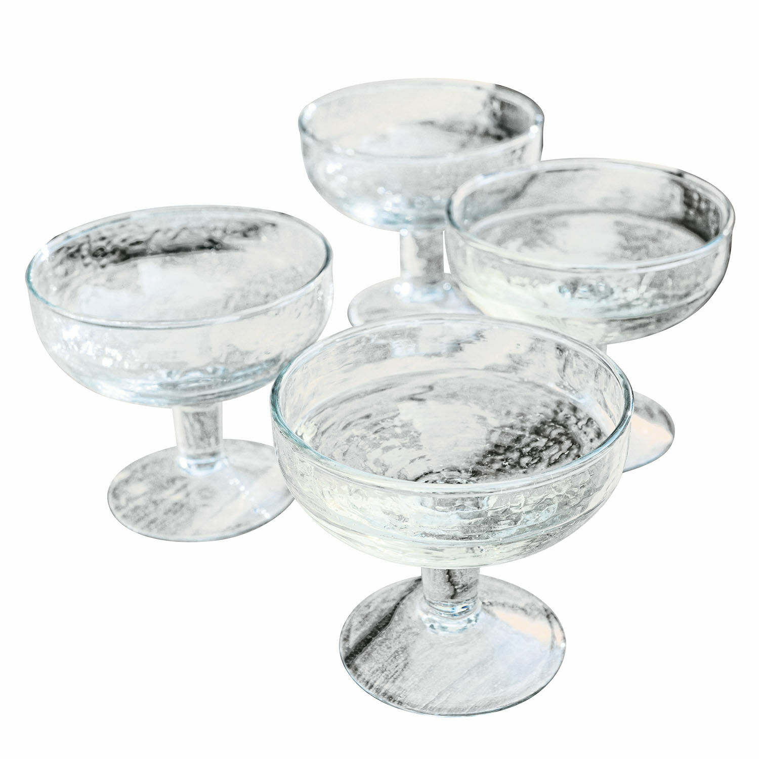 Glas 4er Set Port Vila Set aus vier transparenten, strukturierten Gläsern auf Fuß für stilvolle Getränke.