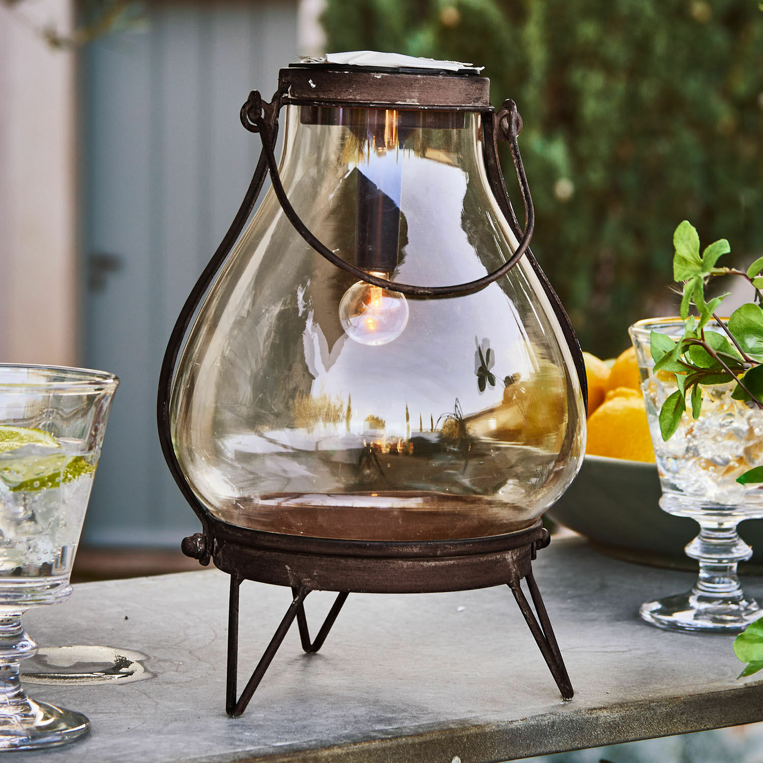 Solar-Laterne Scarron Glaslaterne mit rostigem Metallgestell, dekorative Außenlampe für Garten und Terrasse