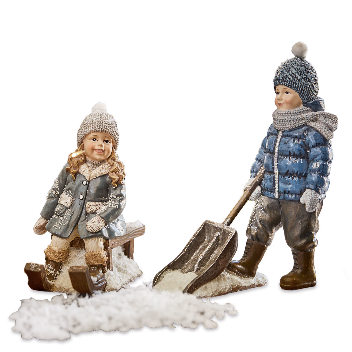Figur 2er Set Arue Figuren von Kindern in Winterkleidung mit Schal und Mütze, spielen im Schnee mit Schaufel und Schlitten