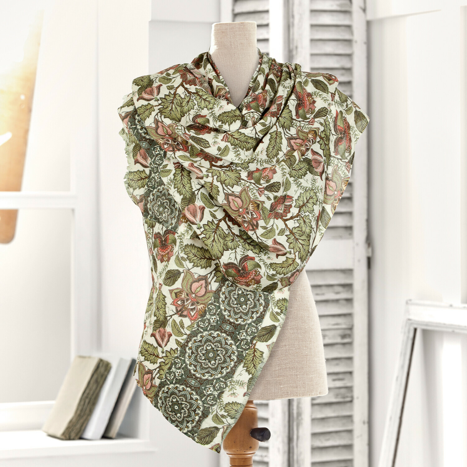 Schal Presquer Baumwollschal mit grün-rosa Blumenmuster, leichter und dekorativer Modeakzent
