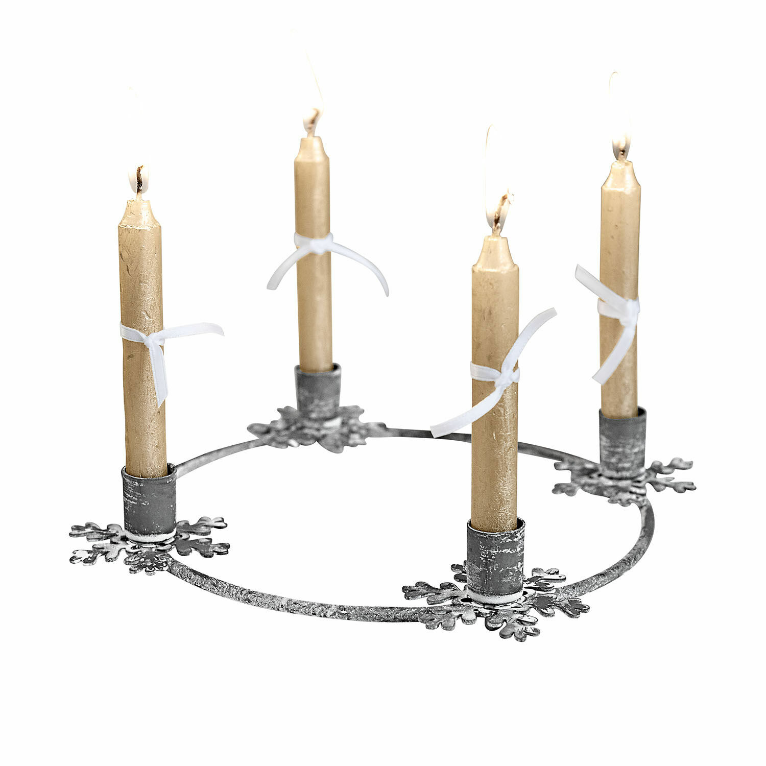 Kerzenständer Zarim Metall-Adventskranz mit vier beigen Kerzen und weißen Schleifen als festliche Dekoration