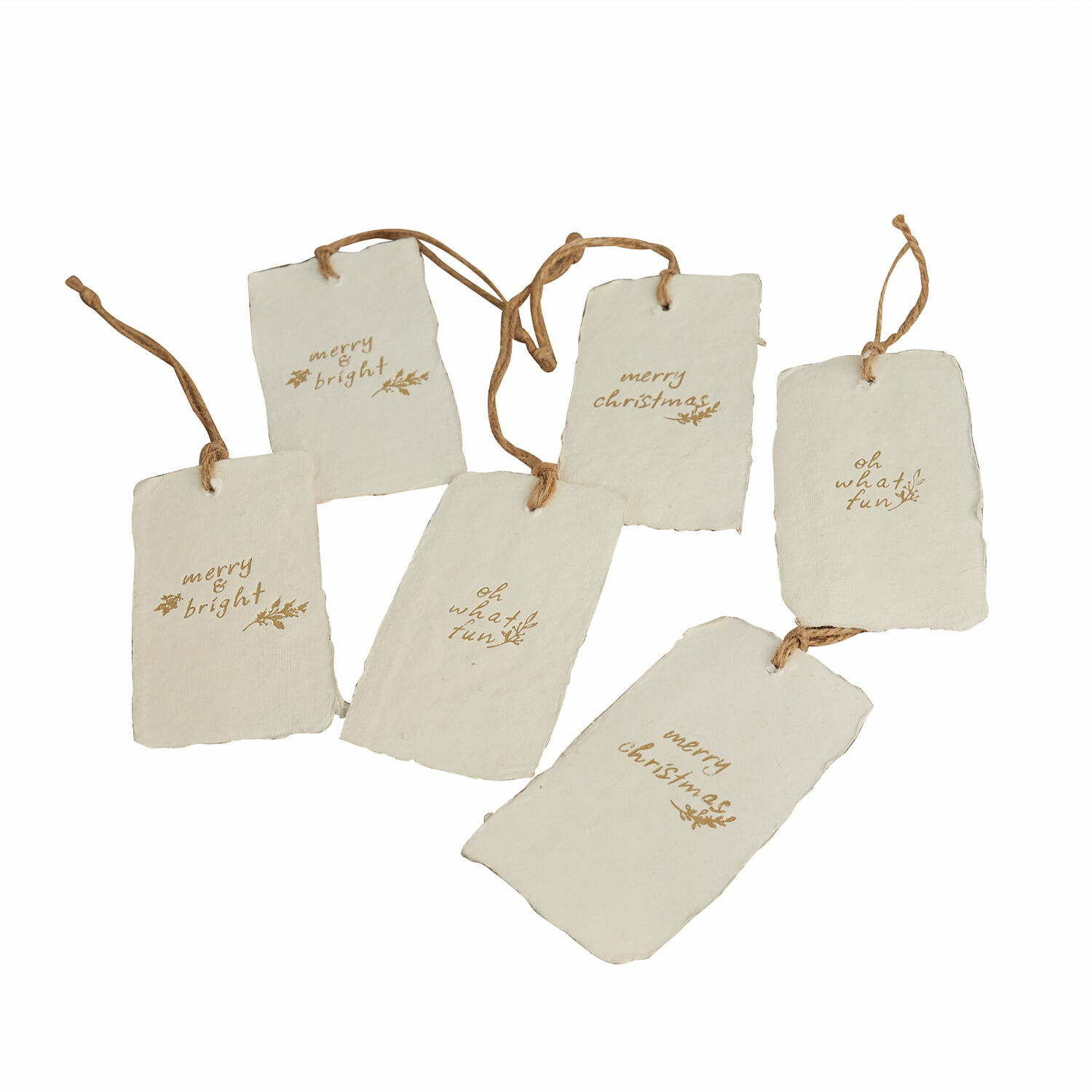 Anhänger 6er Set Aamira Set aus sechs weißen Papieranhängern mit braunen Schriftzügen und Schnüren für Weihnachtsdeko