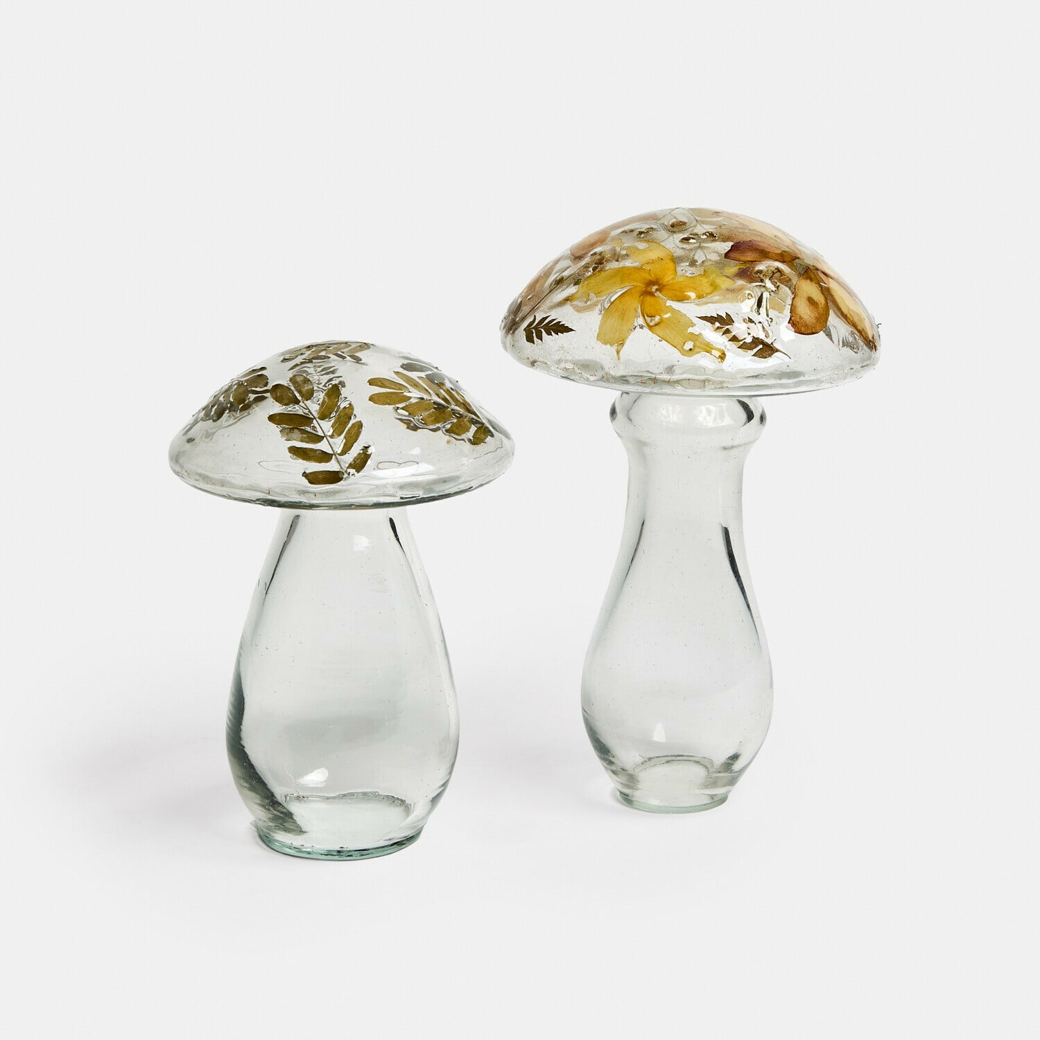 Deko-Pilz 2er Set Émurise Glasdekorationen in Pilzform mit eingearbeiteten getrockneten Blättern und Blumen, transparent
