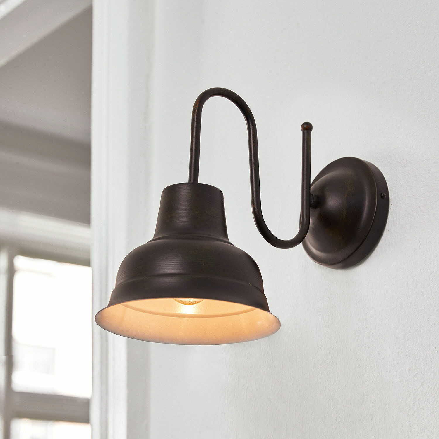 Wandlampe Sidney Schwarze Metall-Wandleuchte mit warmem Licht, industrieller Stil für moderne Räume