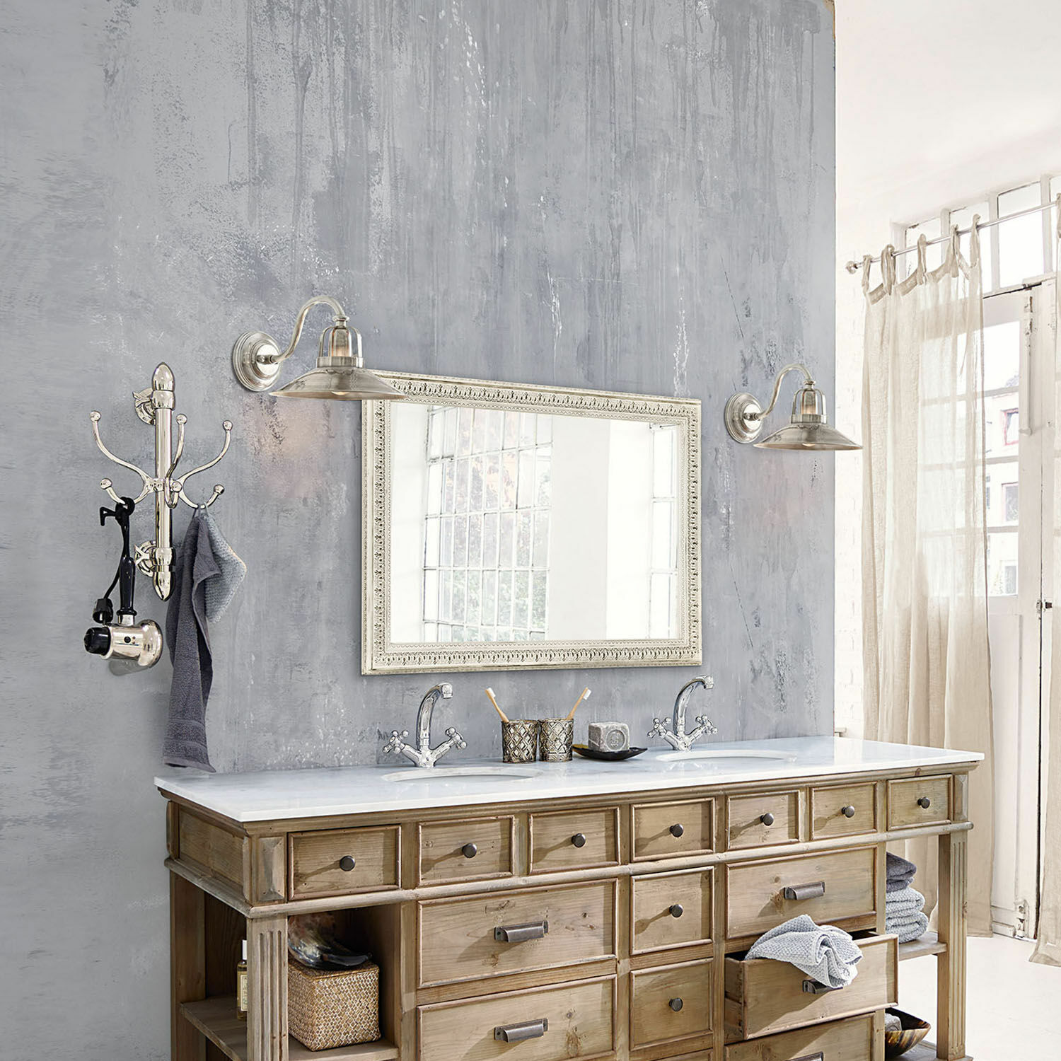 Spiegel Vinciano Holz-Badezimmerschrank mit weißer Marmorplatte und Doppelwaschbecken im Vintage-Stil