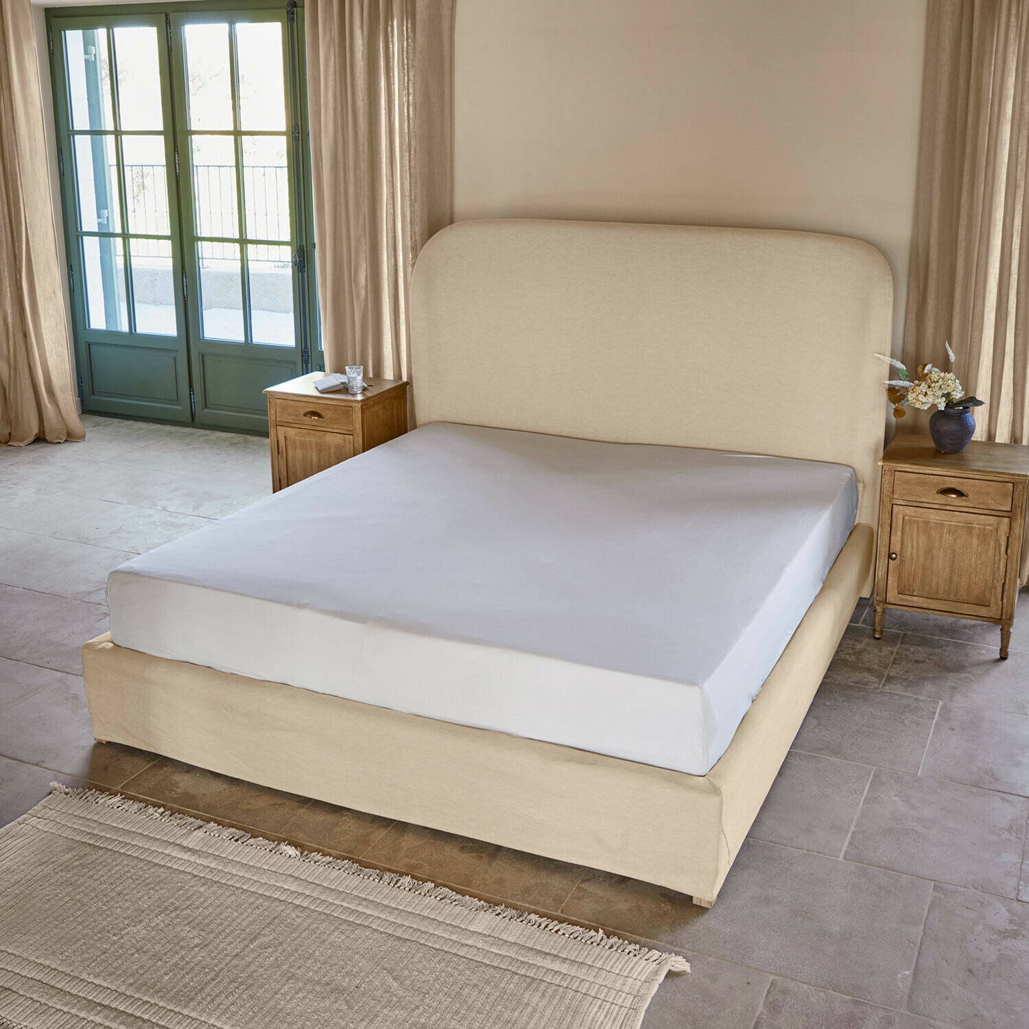 Bett Belorine