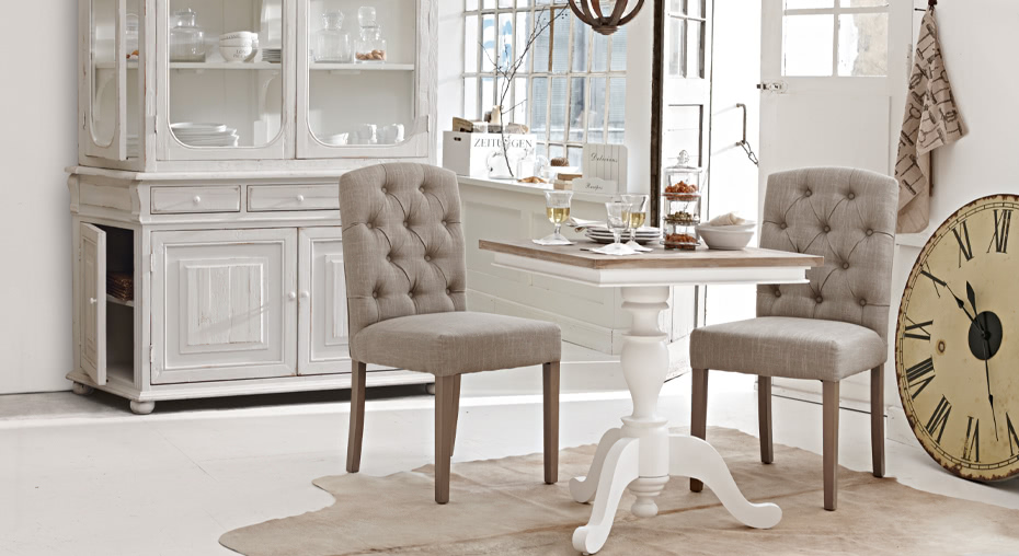 Elegante Landhausküche mit Charme
